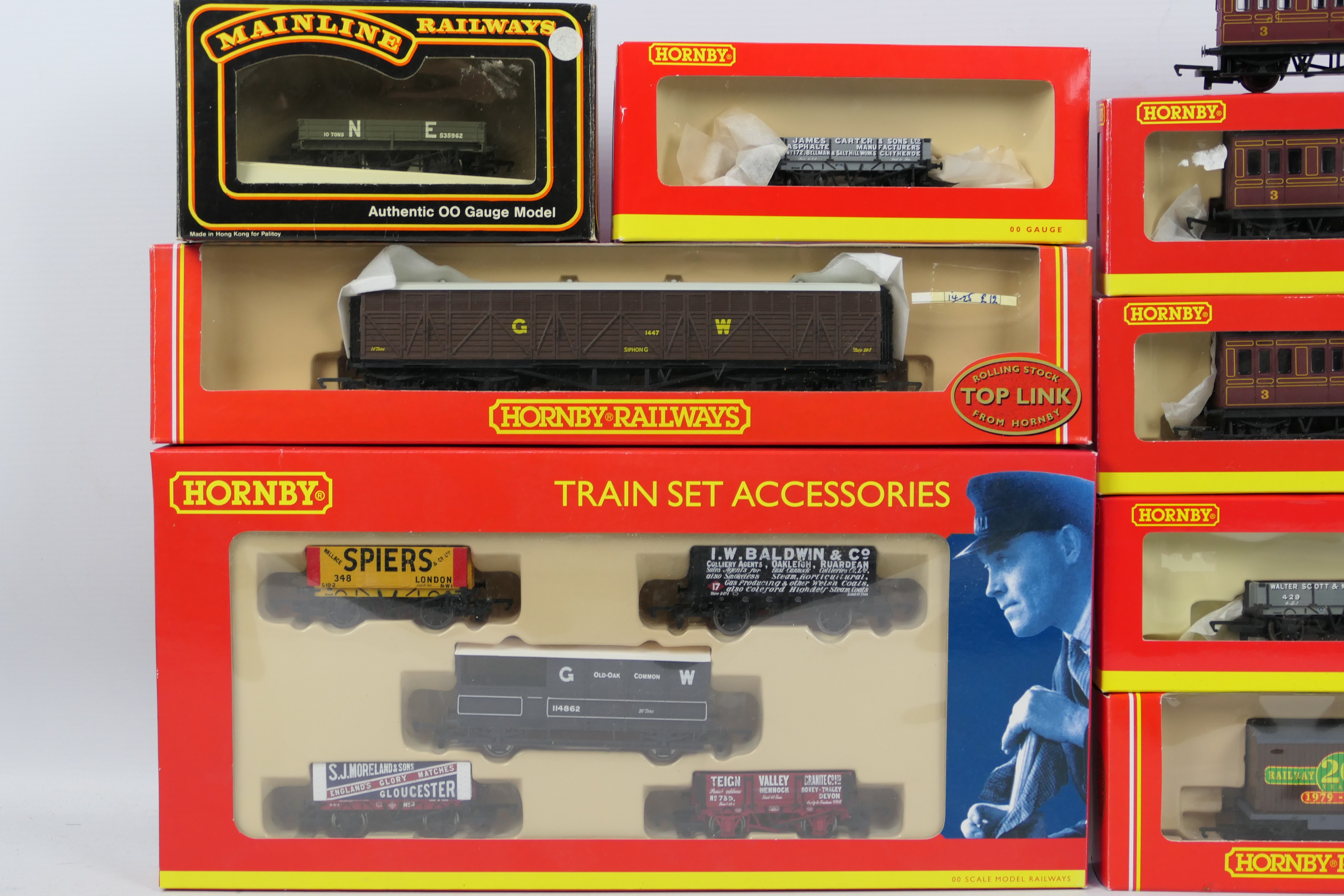 Hornby - Mainline - A mixed predominately boxed collection of OO gauge passenger and freight - Image 2 of 3