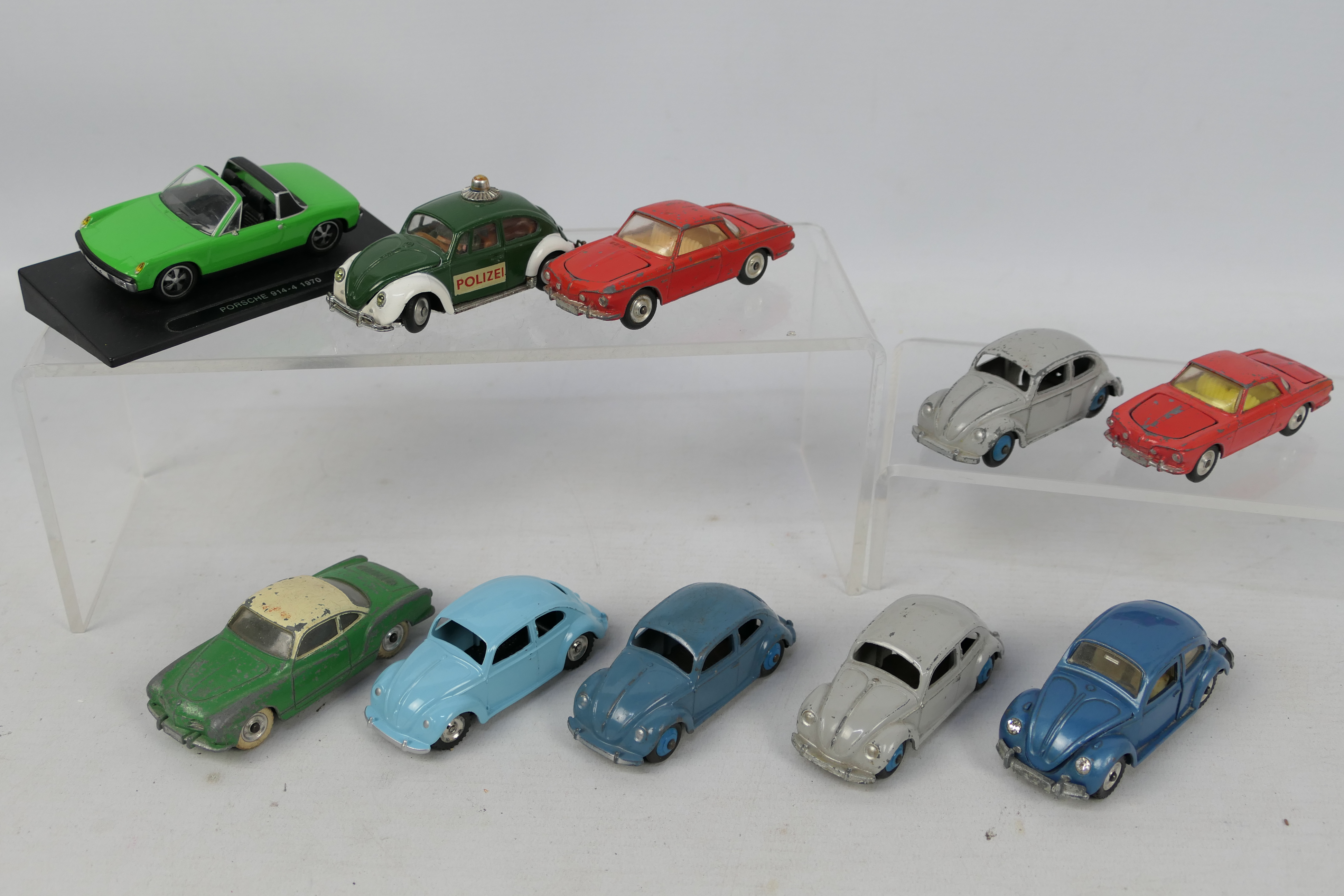 Dinky - Corgi - DeAgostini - 10 x unboxed Volkswagen models in 1:43 scale including Beetle Polizei