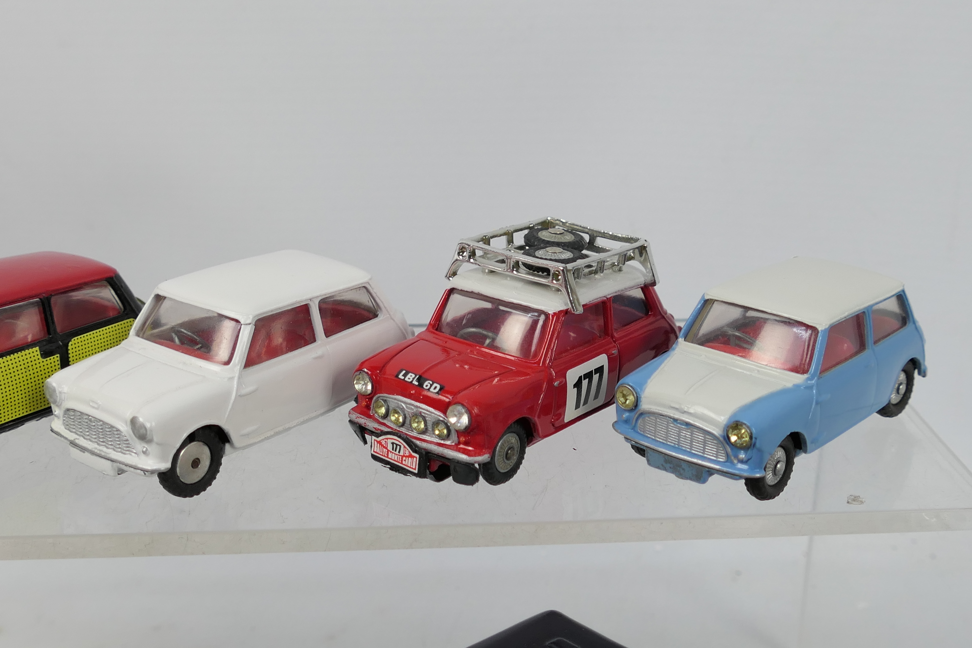 Corgi - 21 x unboxed refurbished Mini models in 1:43 scale including Police van # 448, - Image 3 of 9