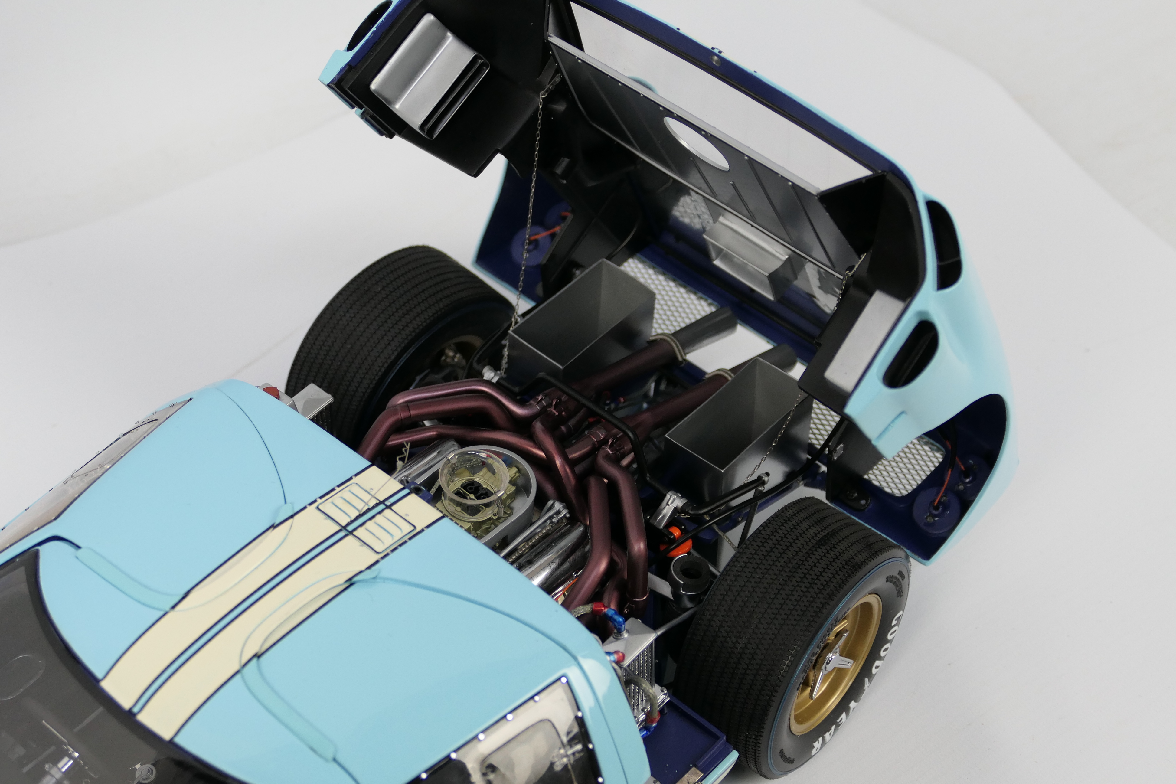 Exoto - A rare boxed 1:10 scale Ford GT40 MkII # LMC10011. - Image 5 of 24