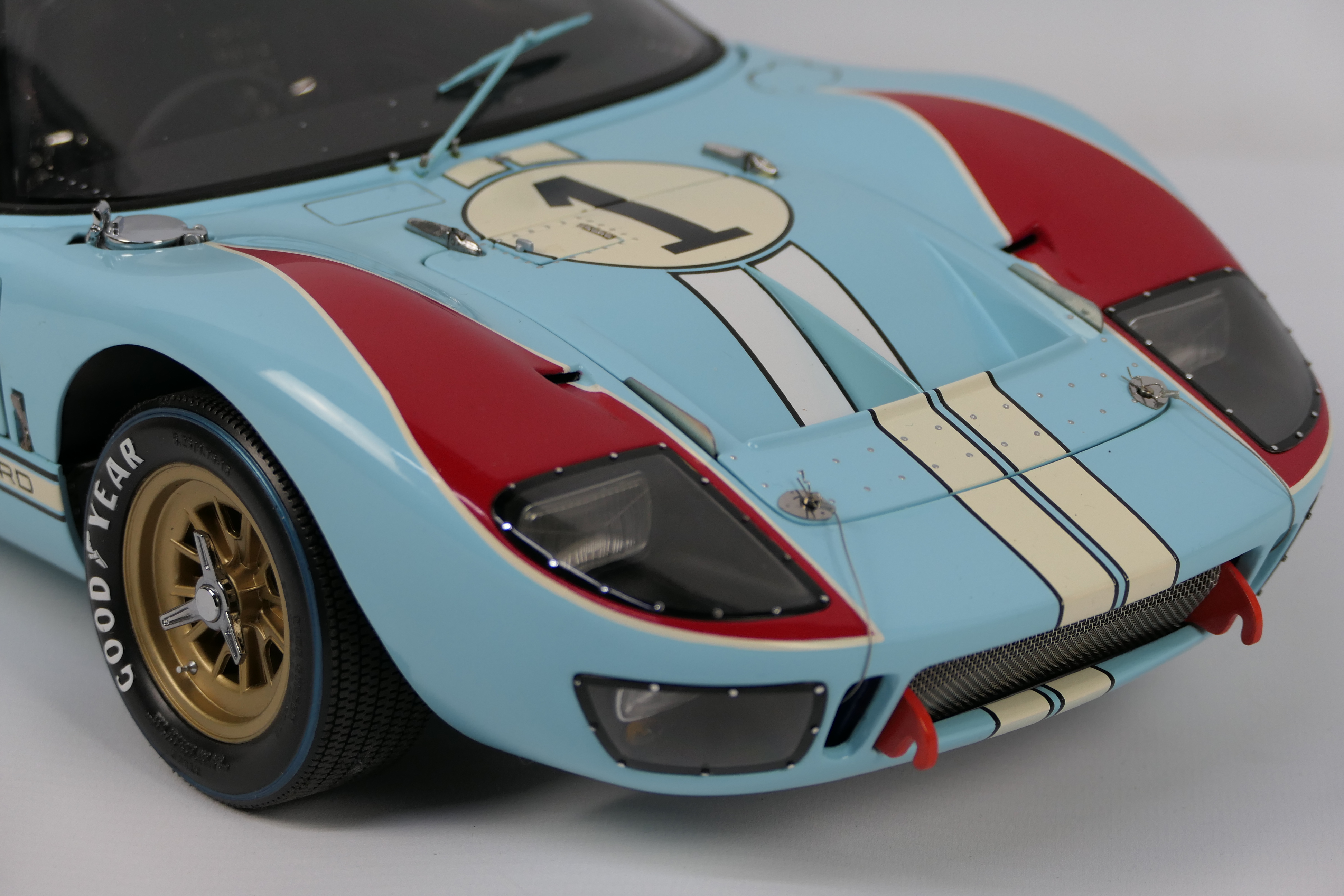 Exoto - A rare boxed 1:10 scale Ford GT40 MkII # LMC10011. - Image 17 of 24