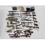Dragon - DiD - An arsenal of loose 1:6 scale action figure weapons and accessories,