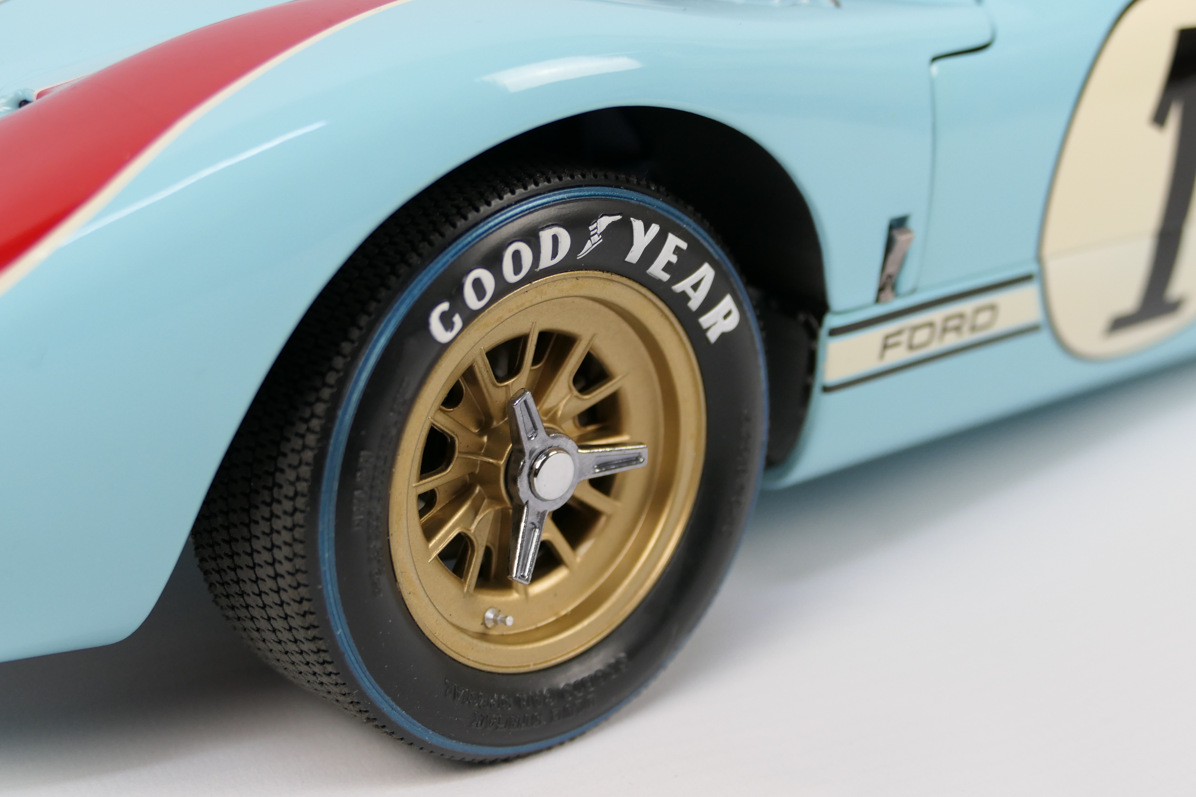 Exoto - A rare boxed 1:10 scale Ford GT40 MkII # LMC10011. - Image 4 of 24