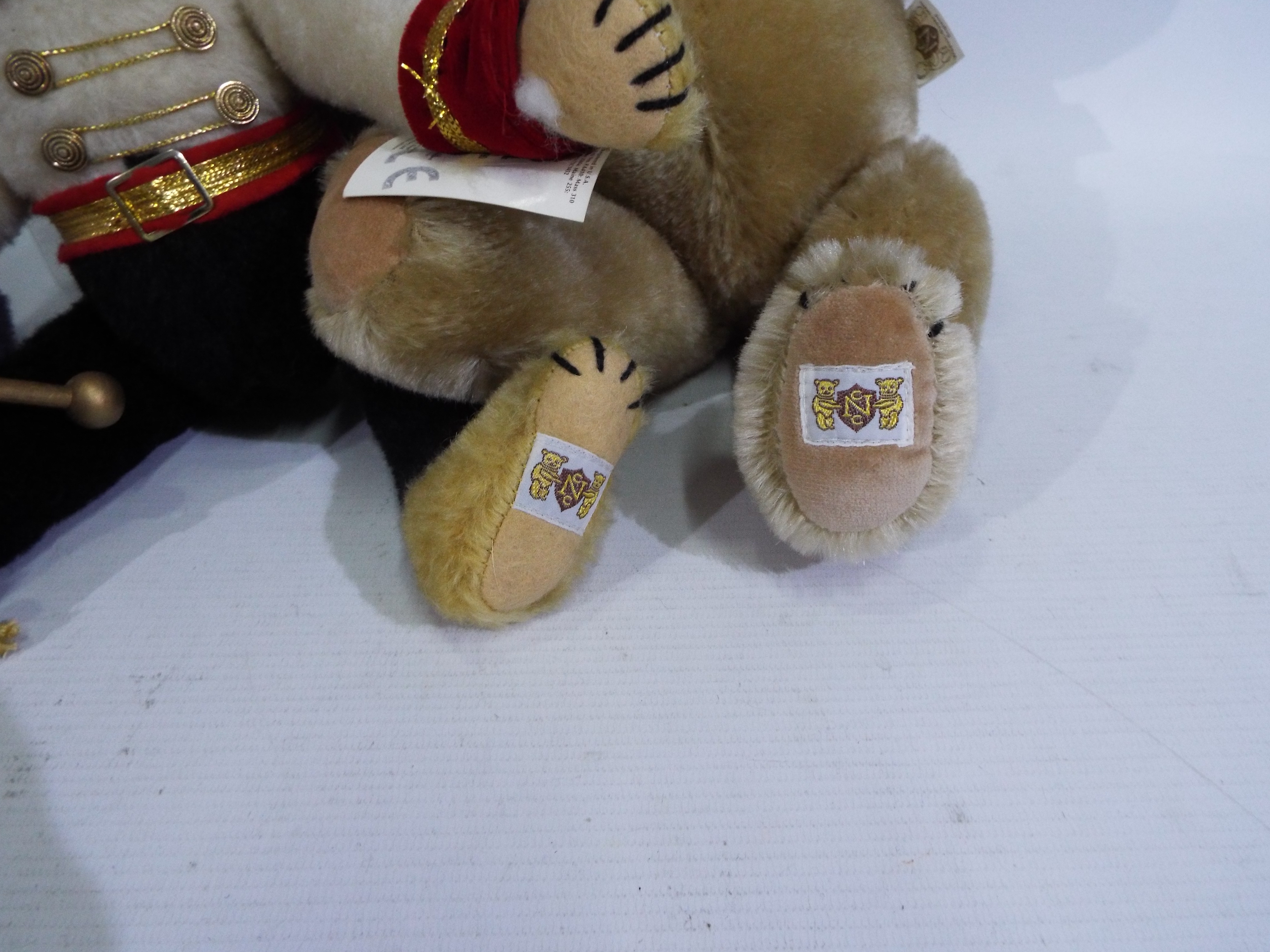 House Of Nisbet - 3 x limited edition jointed bears, - Image 5 of 9
