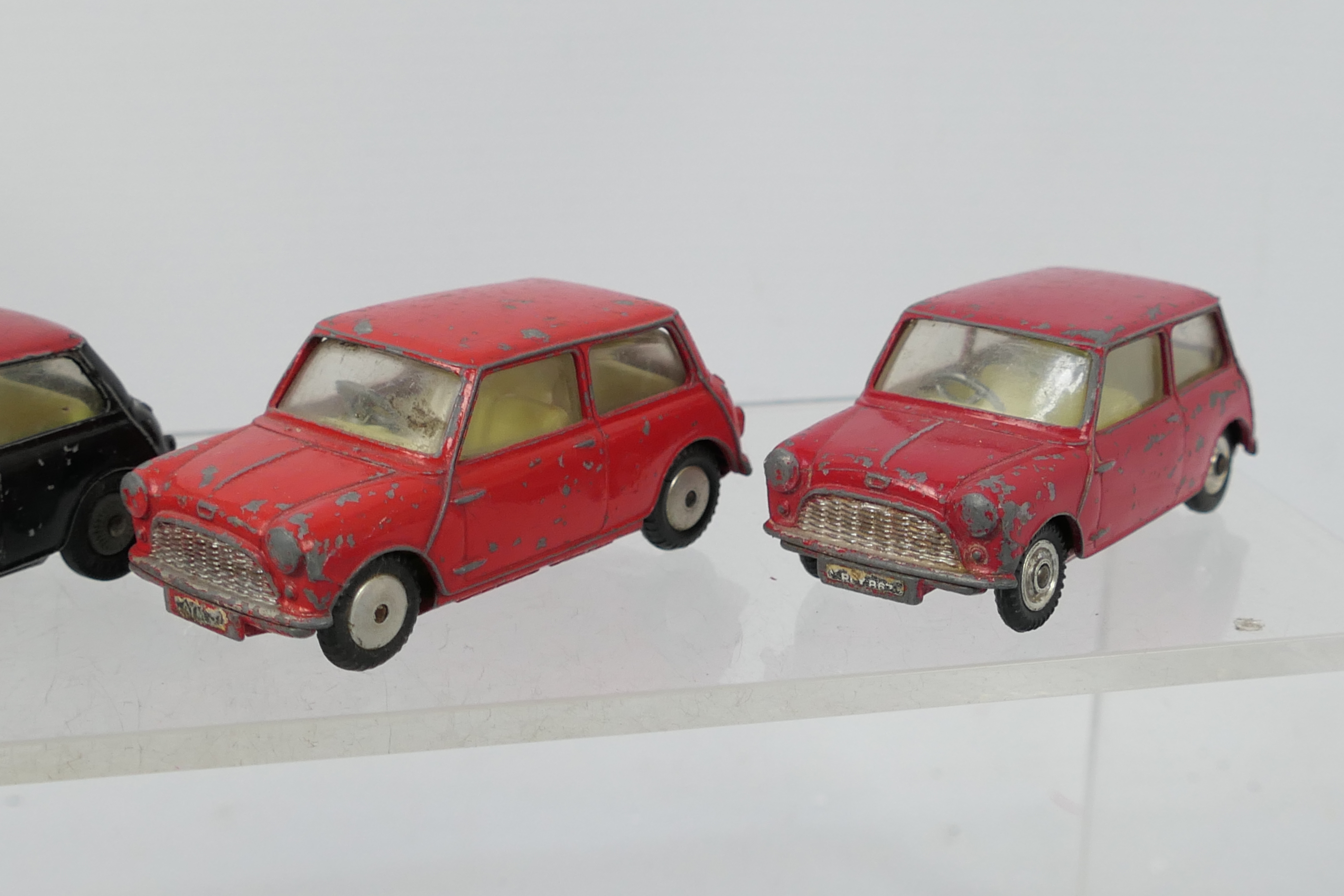 Corgi - Dinky - Hongwell - 18 x unboxed Mini models in 1:43 scale including Countryman # 485, - Image 3 of 8