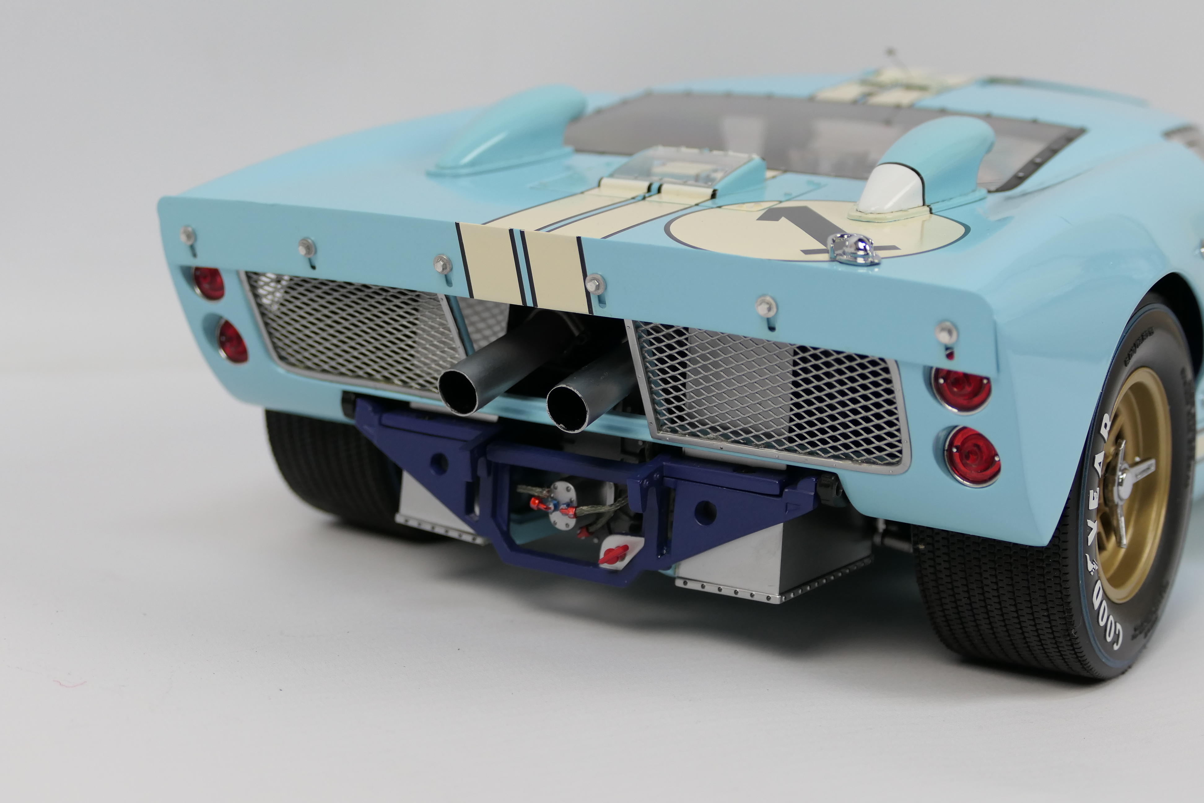 Exoto - A rare boxed 1:10 scale Ford GT40 MkII # LMC10011. - Image 24 of 24