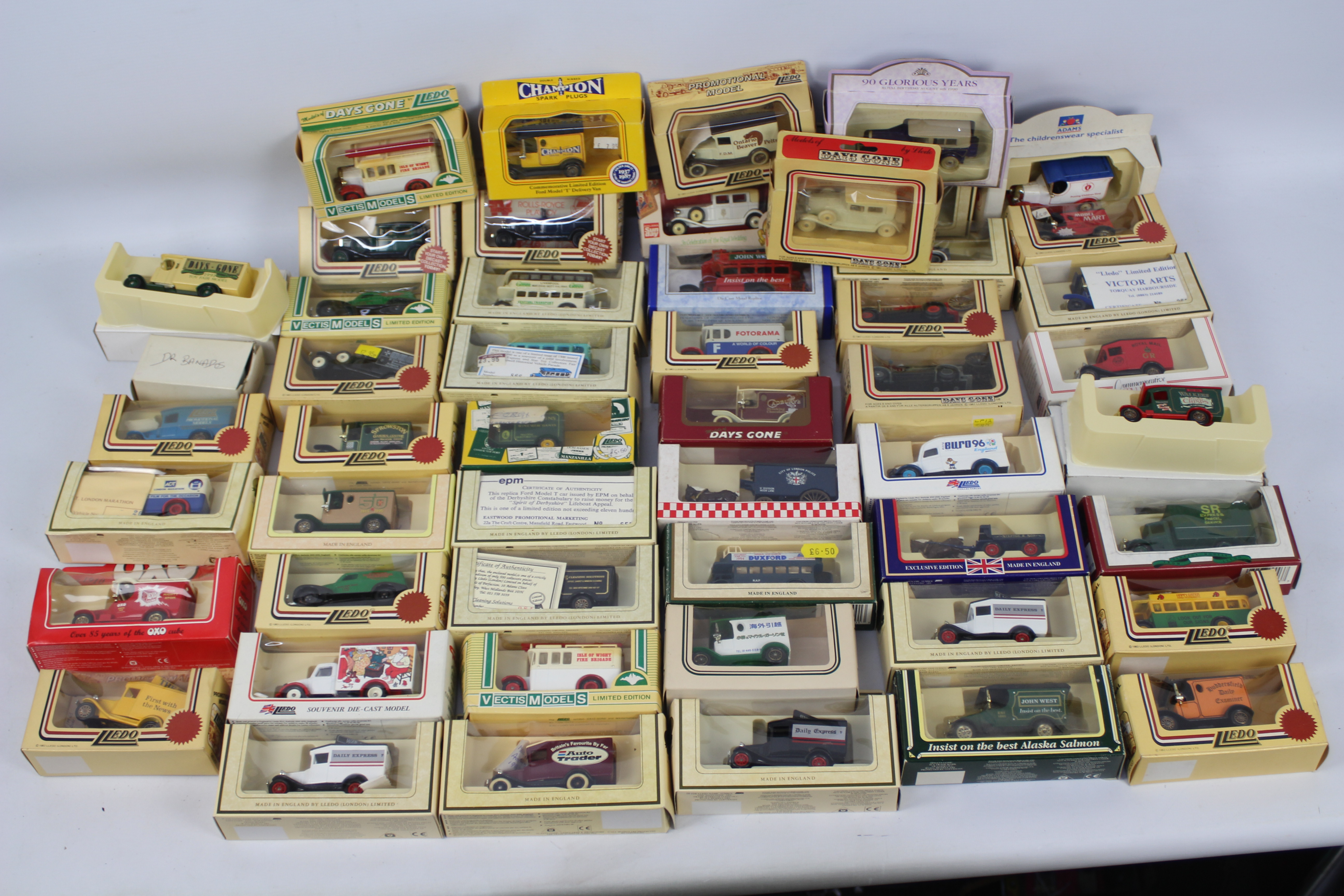 Lledo - Oxford Diecast - 51 boxed diecast model vehicles predominately from Lledo.