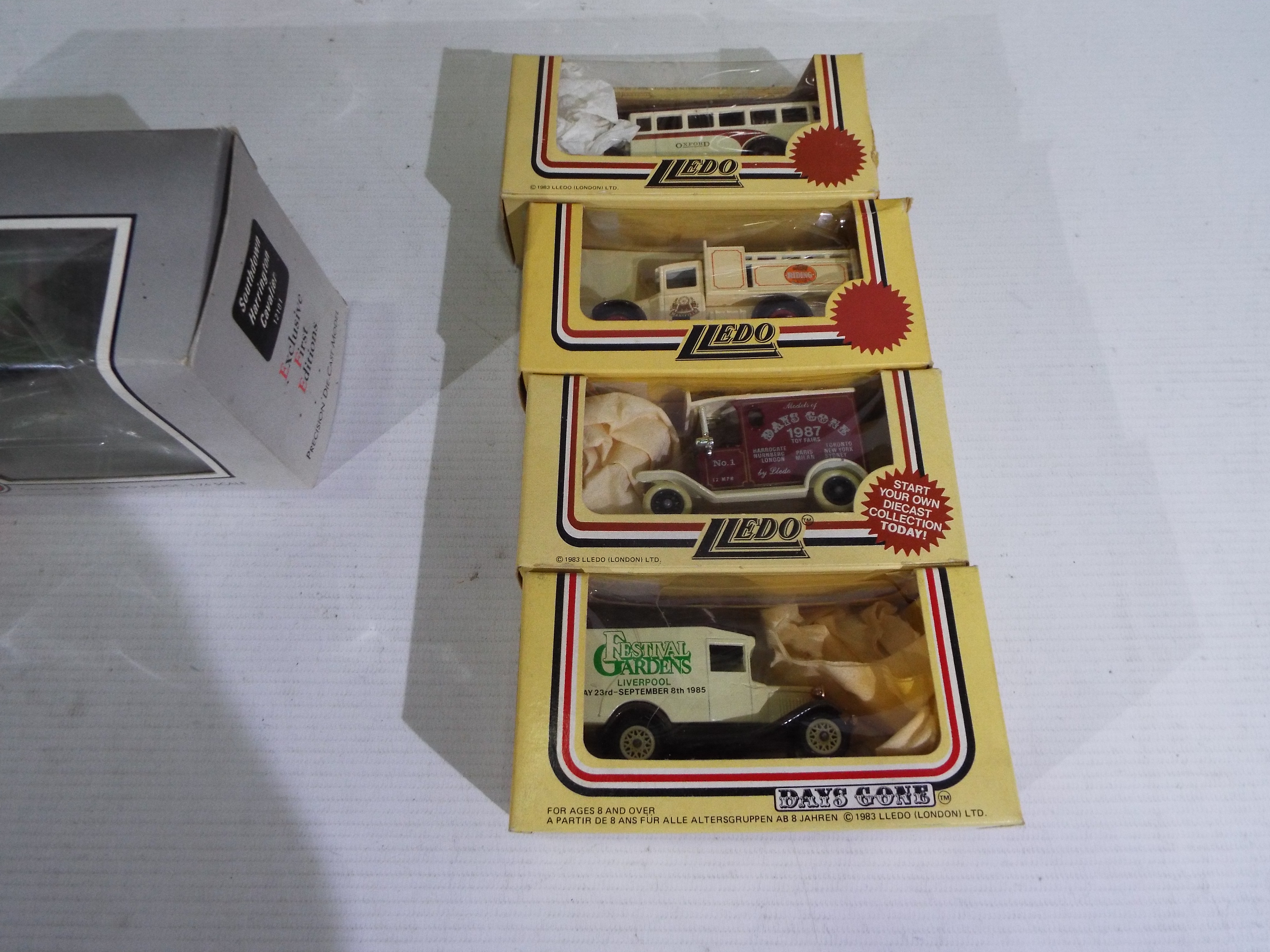 EFE, Lledo - 4 x boxed 1:76 scale die-cast model EFE coaches, - Image 6 of 6