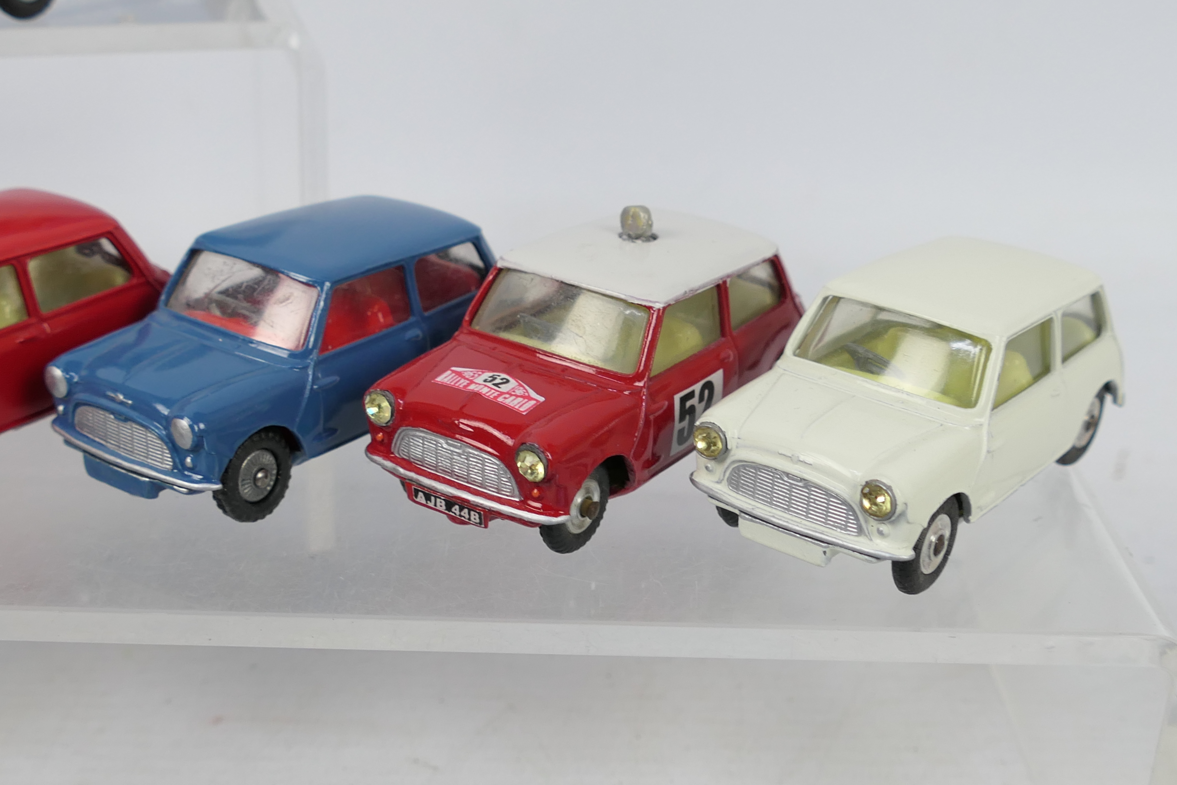 Corgi - 21 x unboxed refurbished Mini models in 1:43 scale including Police van # 448, - Image 5 of 9