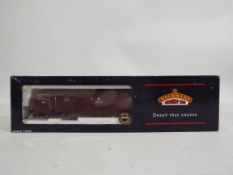 Bachmann - A boxed OO gauge #32-050 Class 42 'Foxhound' Warship Op Number D817.