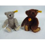 Steiff - Two Steiff bears, Richard bear 029172 & US Special bear 029295 approx 16 cm (h).