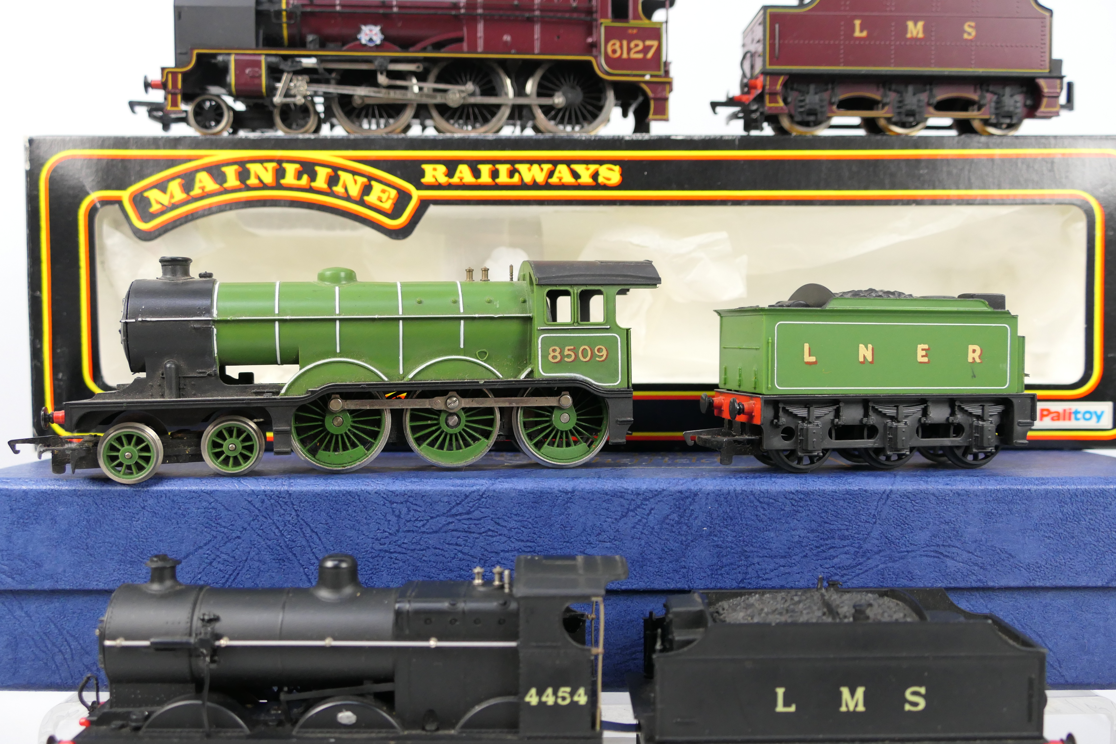 Hornby - Mainline - Airfix - Three OO gauge steam locomotives and tenders two of which boxed and - Image 3 of 4