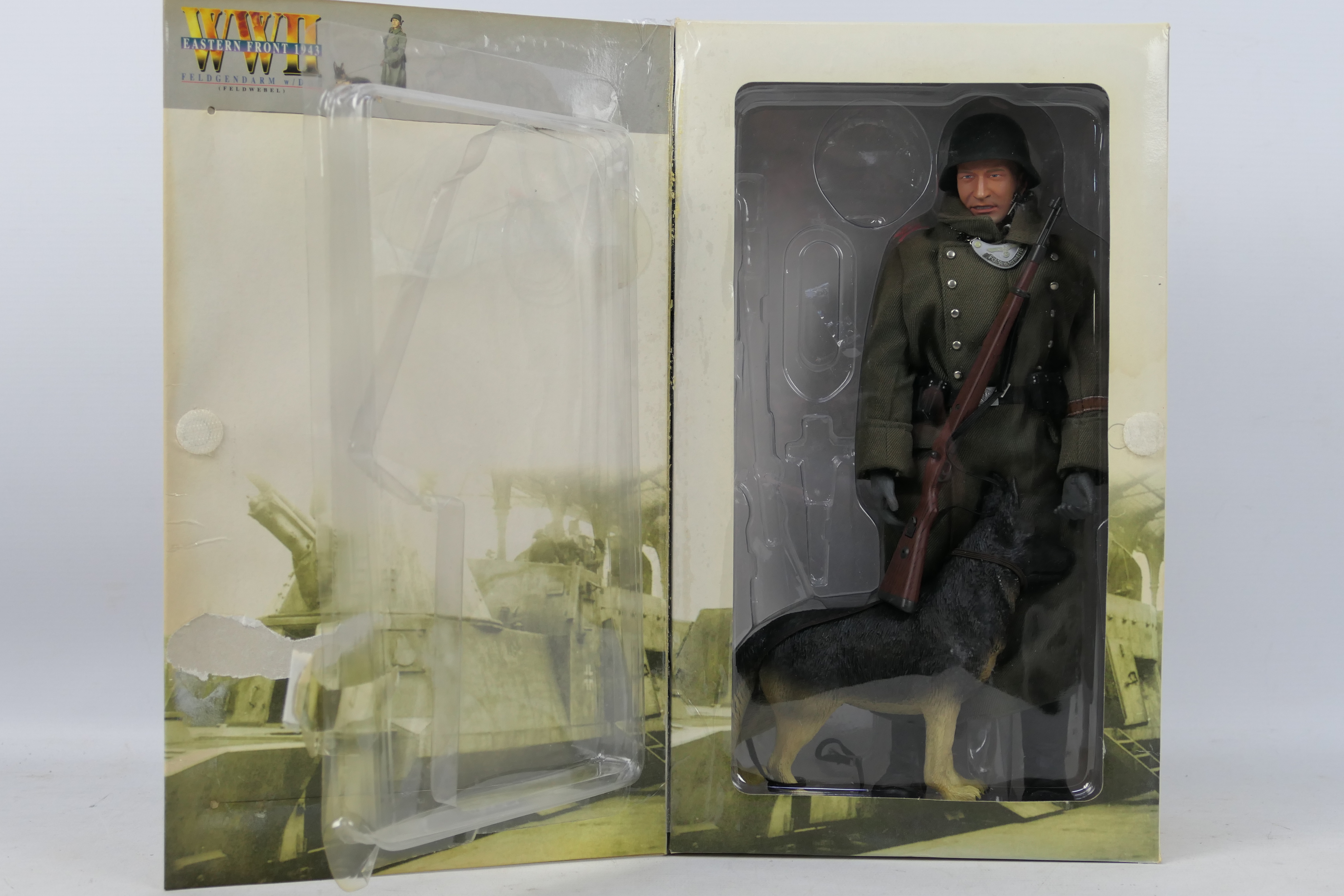 Dragon - A boxed Dragon #70037 1:6 scale WW2 Eastern Front 1943 "Gustav" Feldgendarm (Feldwebel)