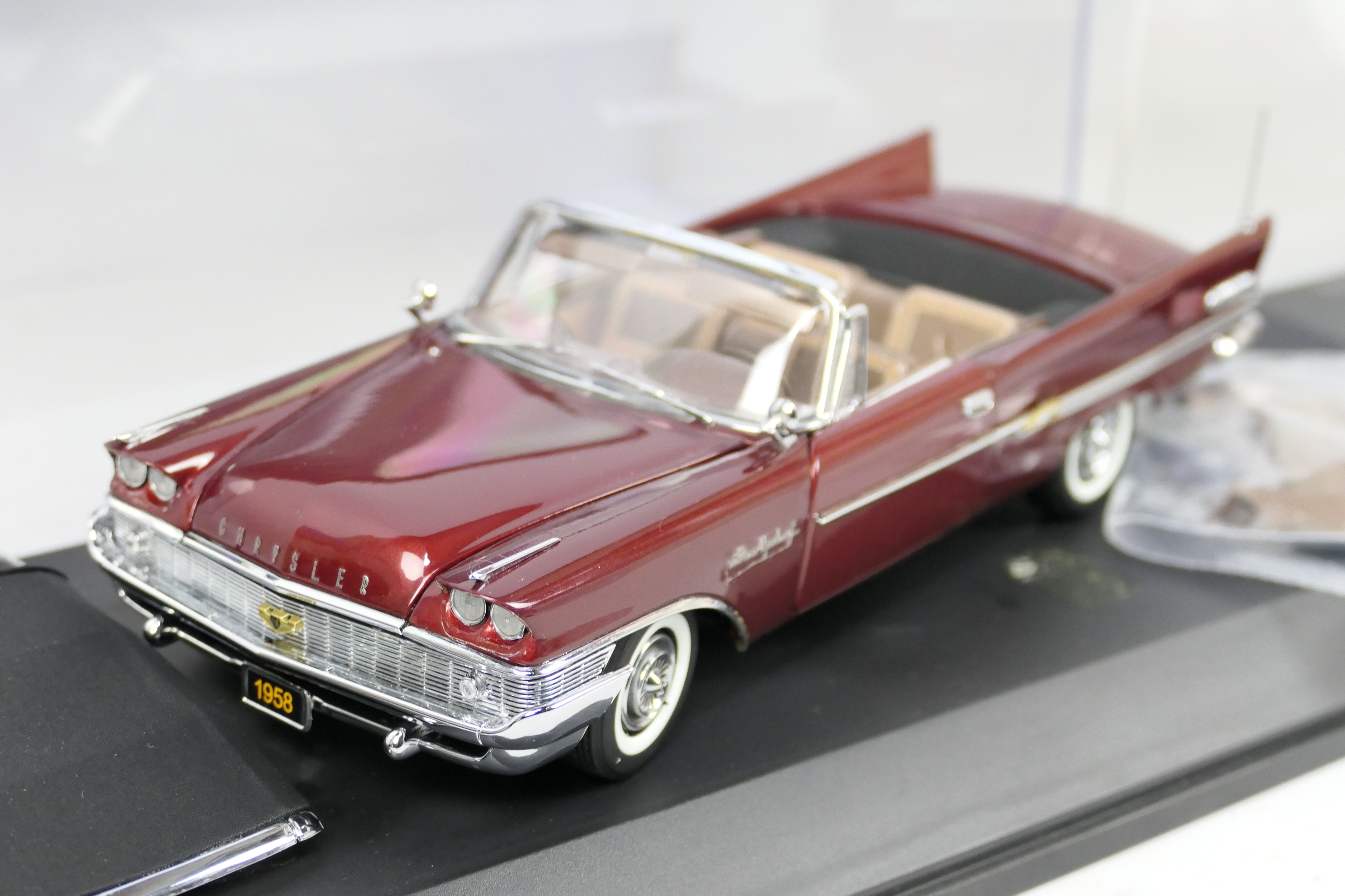 Danbury Mint - 2 x 1958 Chrysler models in 1:24 scale, - Image 5 of 5