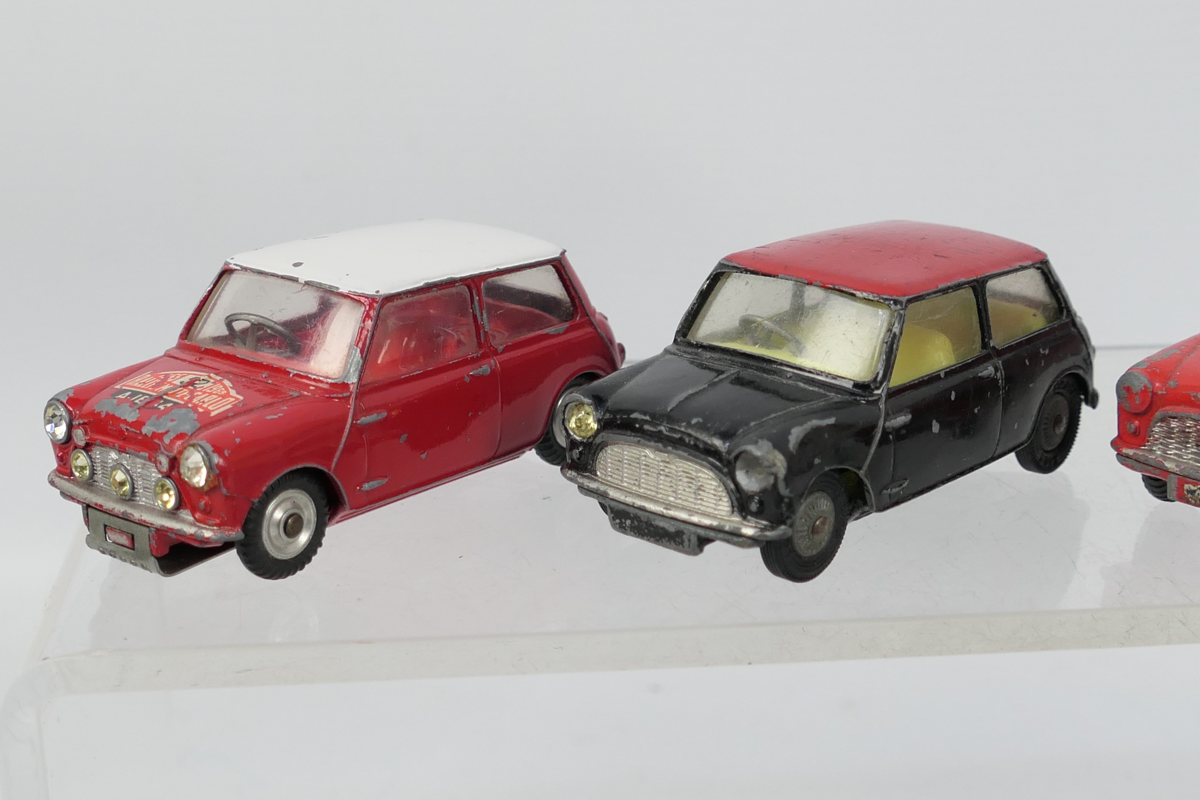 Corgi - Dinky - Hongwell - 18 x unboxed Mini models in 1:43 scale including Countryman # 485, - Image 2 of 8