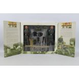 Dragon - A boxed Dragon two action figure set #70053 1:6 WW2 Konigsberg 1945 "Klein" and "Gross"