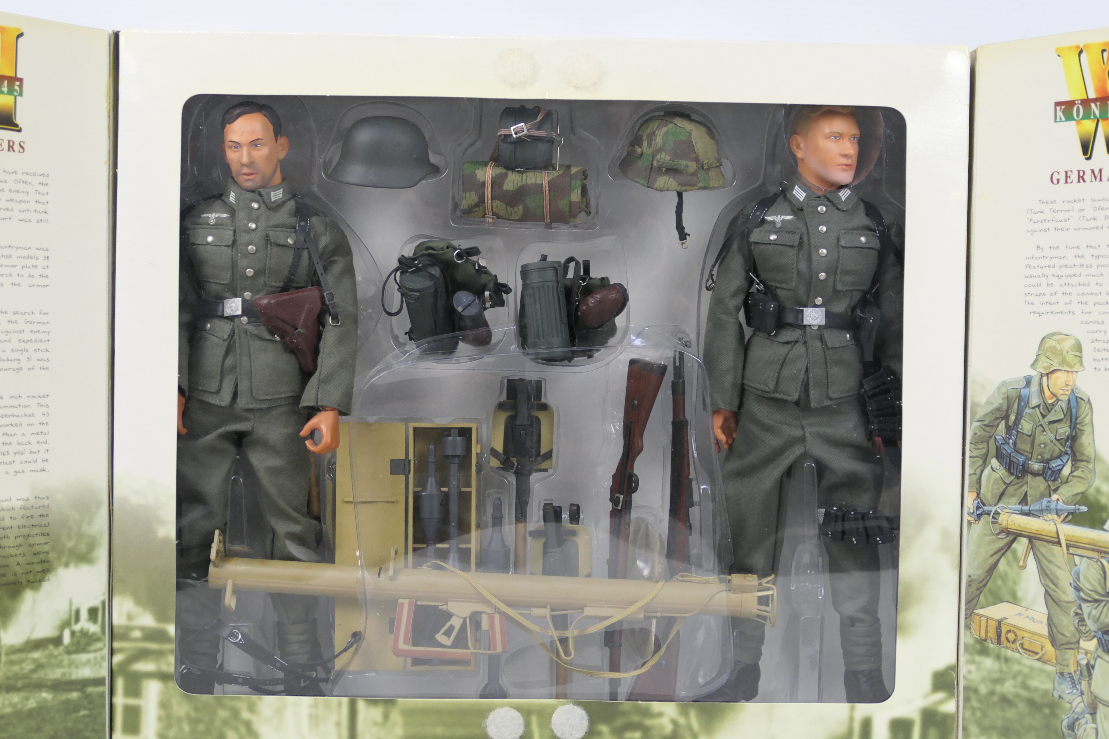 Dragon - A boxed Dragon two action figure set #70053 1:6 WW2 Konigsberg 1945 "Klein" and "Gross" - Image 2 of 3