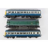 Hornby - 3 x unboxed OO gauge locomotives, a Class 25 D7596 in BR green,