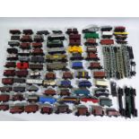 Hornby - Lima - Jouef - Triang - Others - A large group of unboxed OO / HO gauge freight rolling