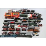 Hornby - Triang -0 Marklin - Others - A large mainly unboxed group of predominately OO rolling