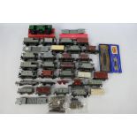 Hornby Dublo - A predominately unboxed collection of over 20 Hornby Dublo wagons and vans.