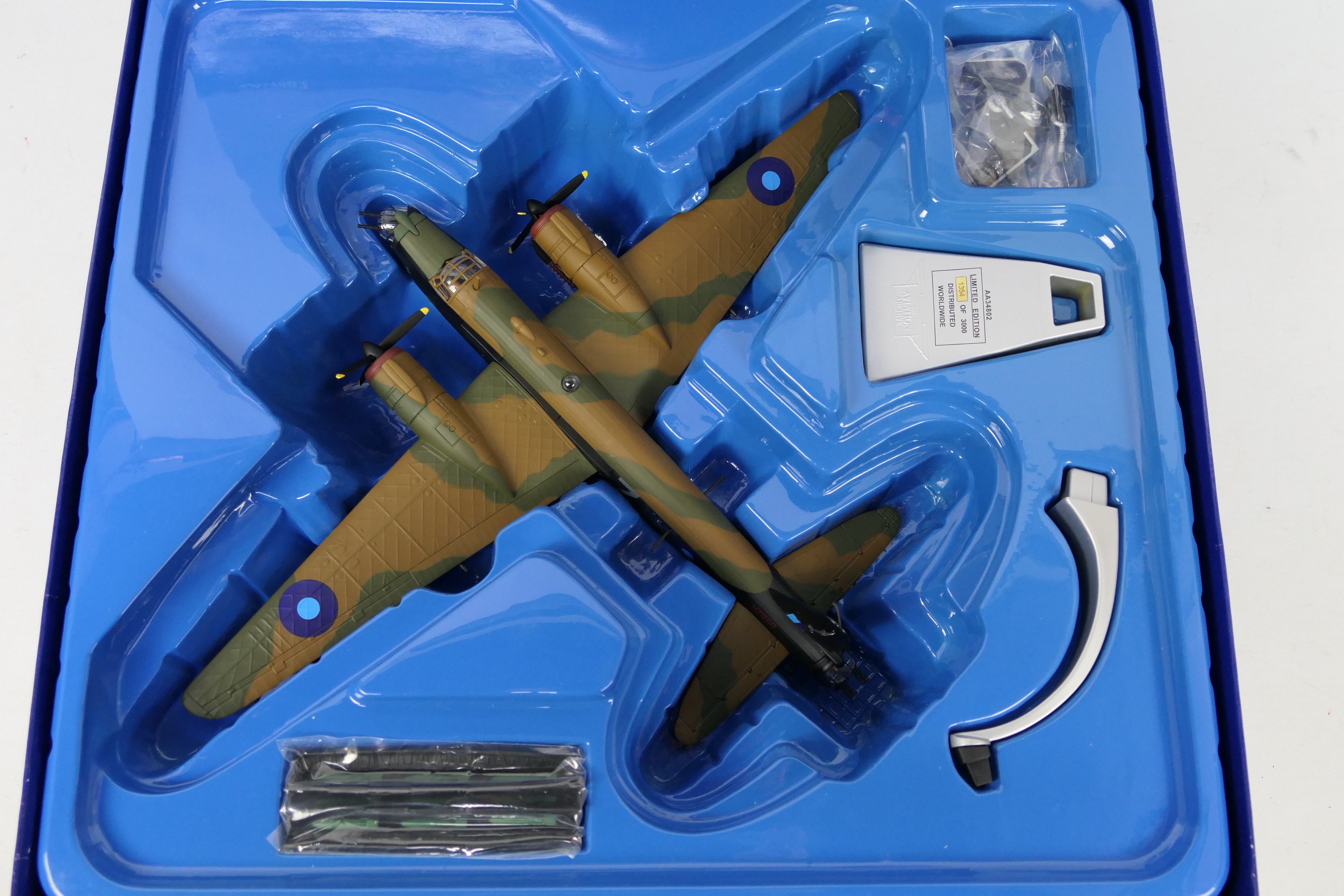 Corgi - A limited edition 1:72 scale Aviation Archive model # AA34802 Vickers Wellington Mk. - Image 2 of 3