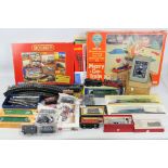 AHM - Wills - Hornby - H&M - Others - A mixed lot of OO and HO gauge model railways items,