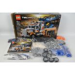 Lego - Lego Technic heavy-duty tow truck #42128 .