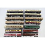 Hornby - Airfix - Hornby Dublo - Triang - A rake of 14 unboxed OO gauge passenger coaches.