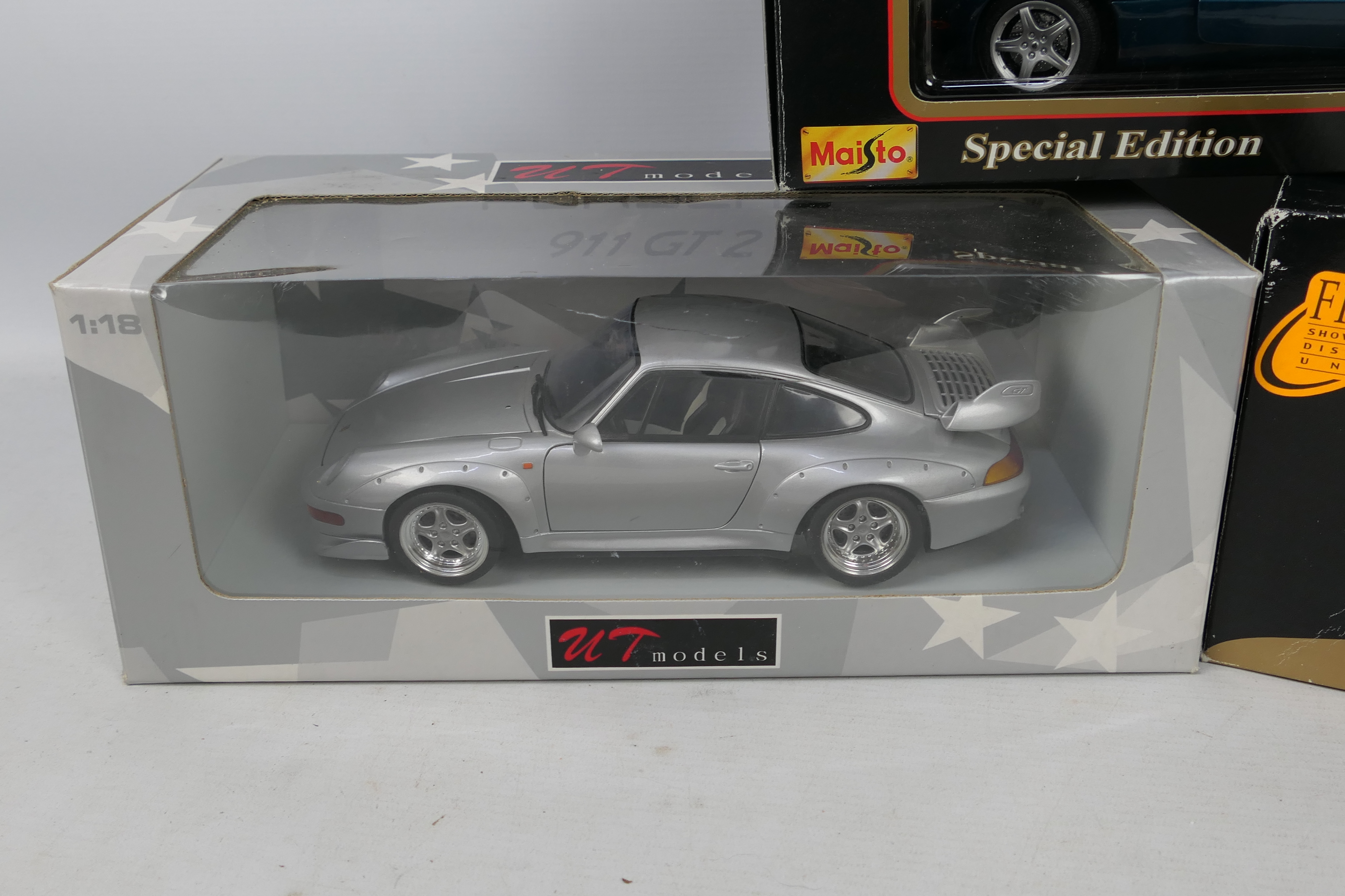 UT Models - Maisto - 3 x boxed cars in 1:18 scale, Porsche 911 GT2 # 021914, - Image 2 of 4
