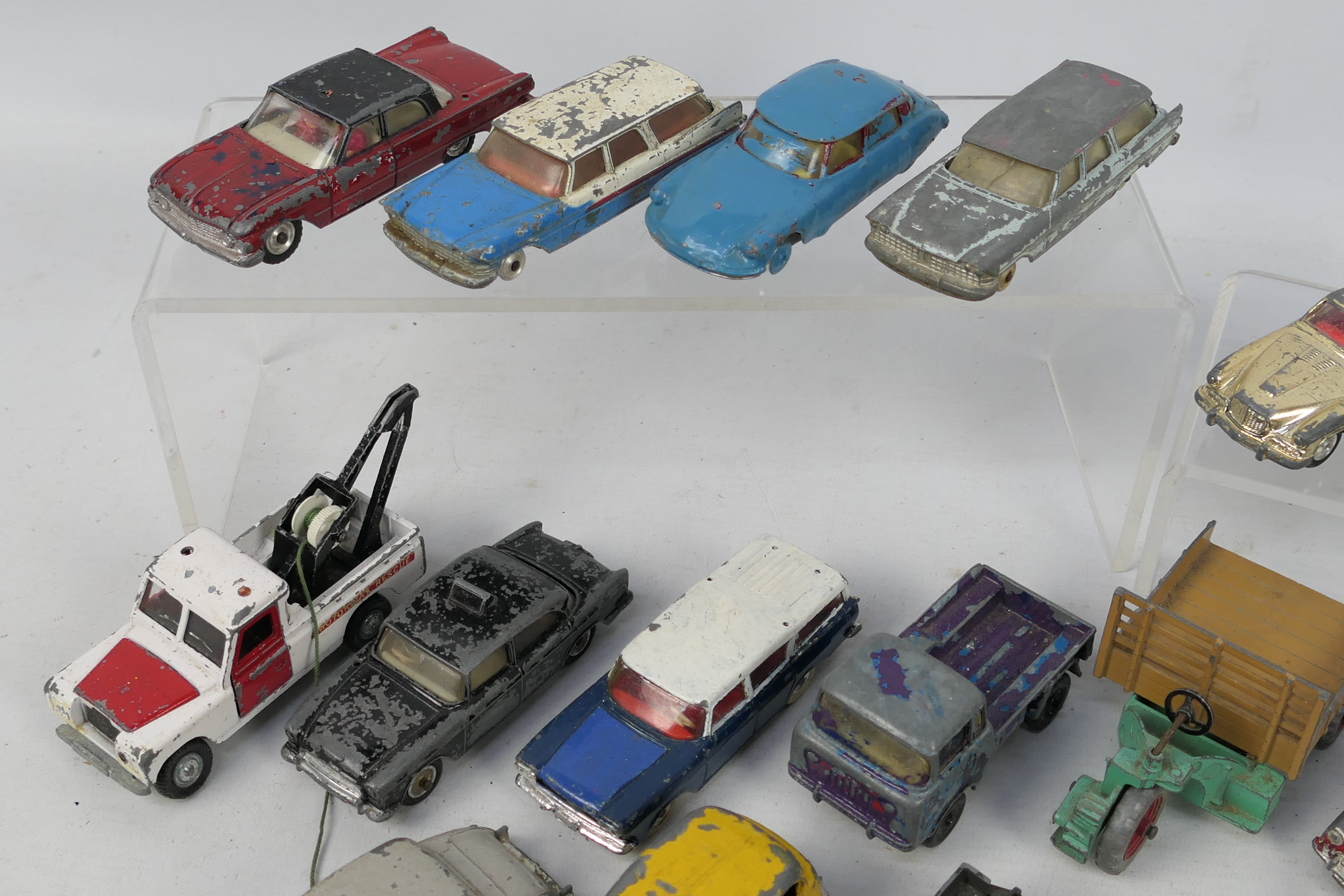 Dinky Toys - Corgi Toys - Others - A collection of unboxed playworn diecast vehicles in various - Image 2 of 5