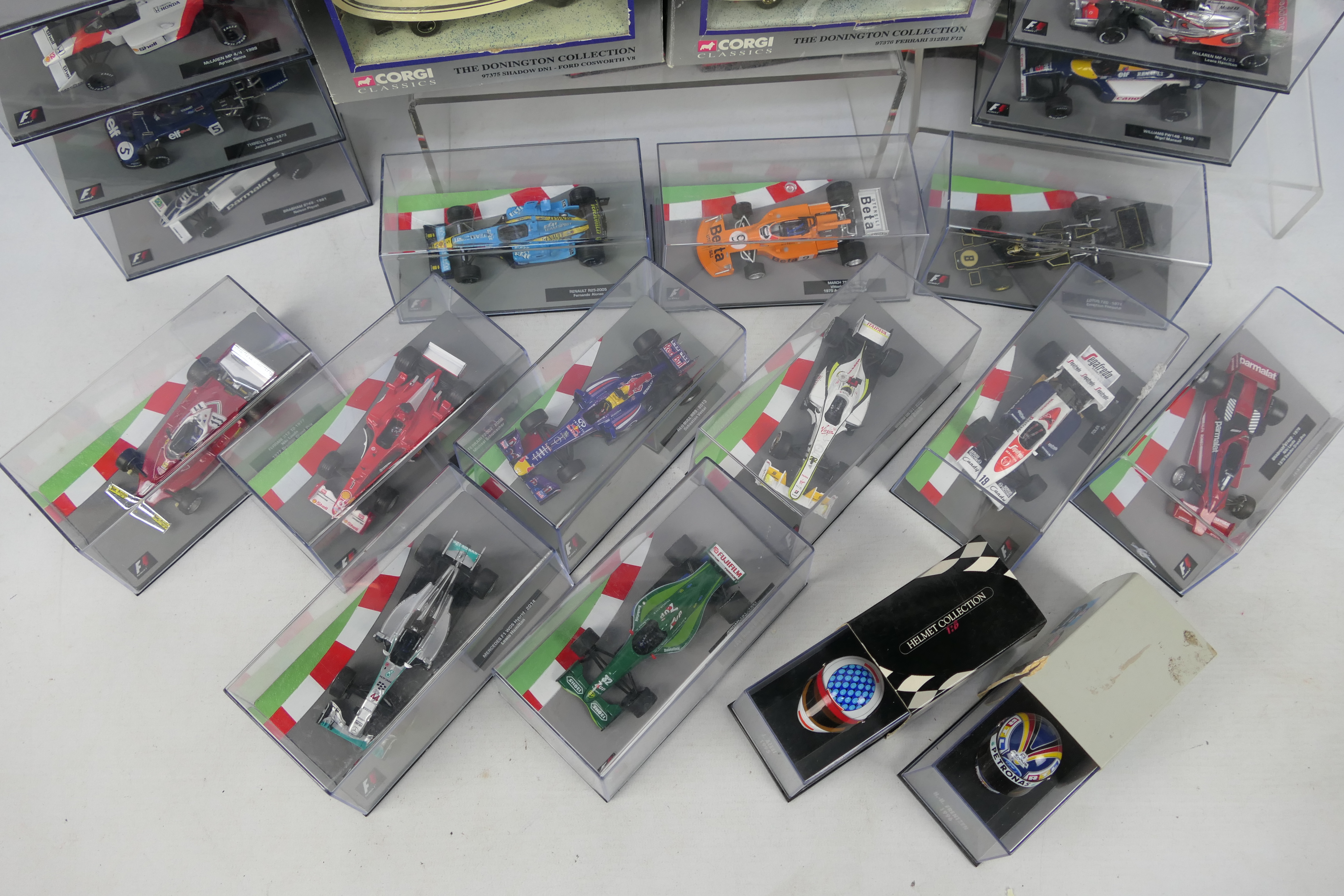 Panini F1 Car Collection - Corgi - Minichamps - A collection of 18 Formula One cars in 1:43 scale - Image 3 of 5