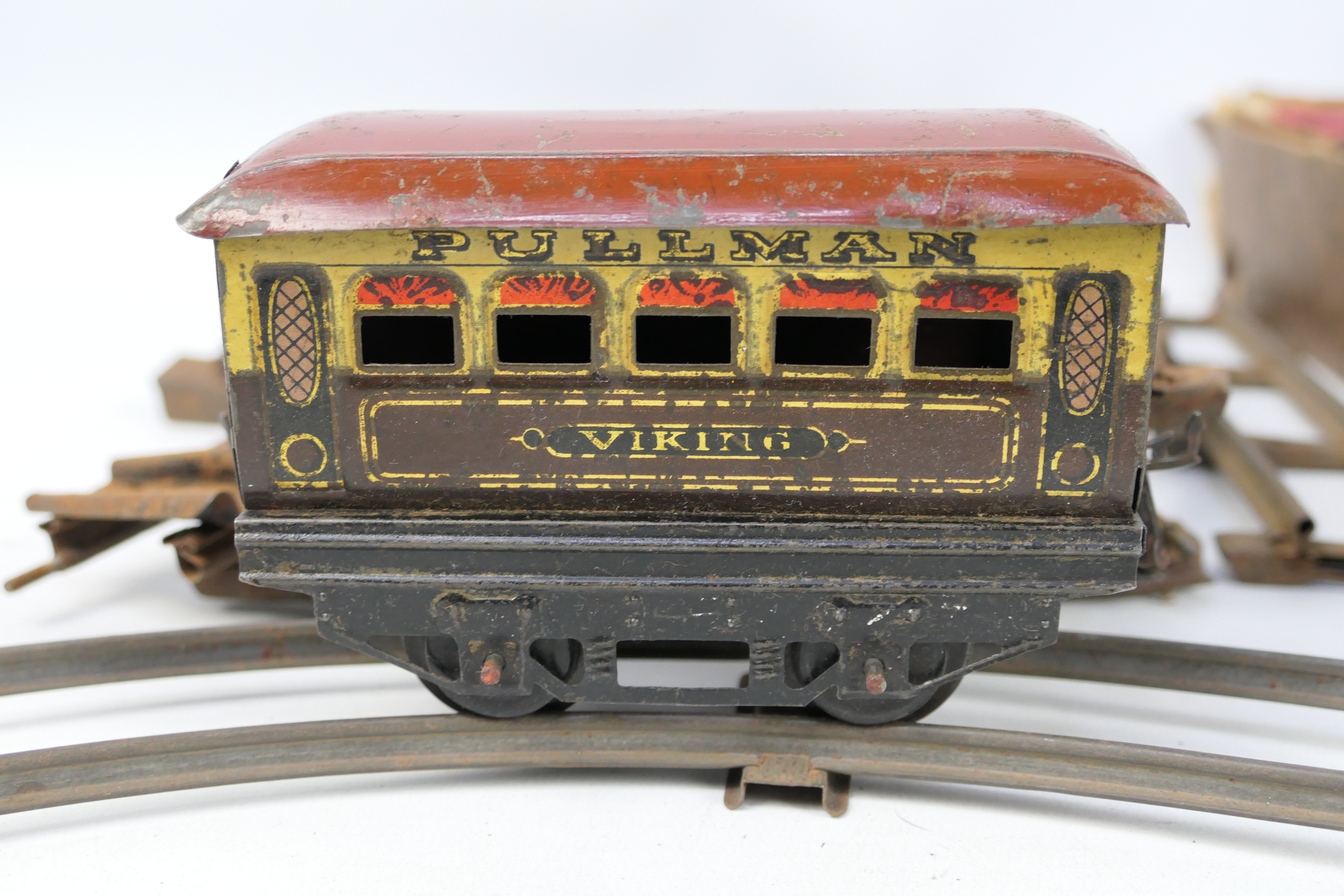 Hornby - A box of Hornby O gauge passenger coaches, tender plus a quantity of two rail track, - Image 5 of 5