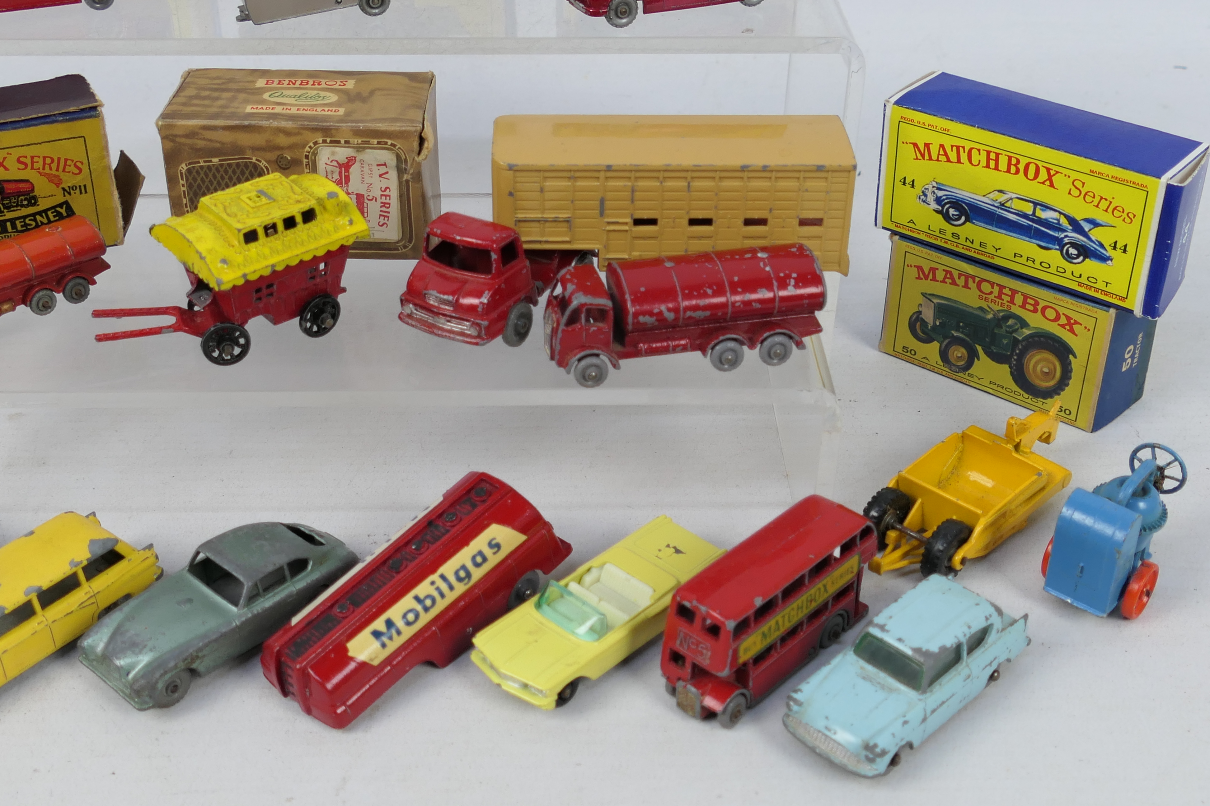 Matchbox - Benbros - Corgi - A mixed collection of boxed and unboxed diecast model vehicles - Image 4 of 4