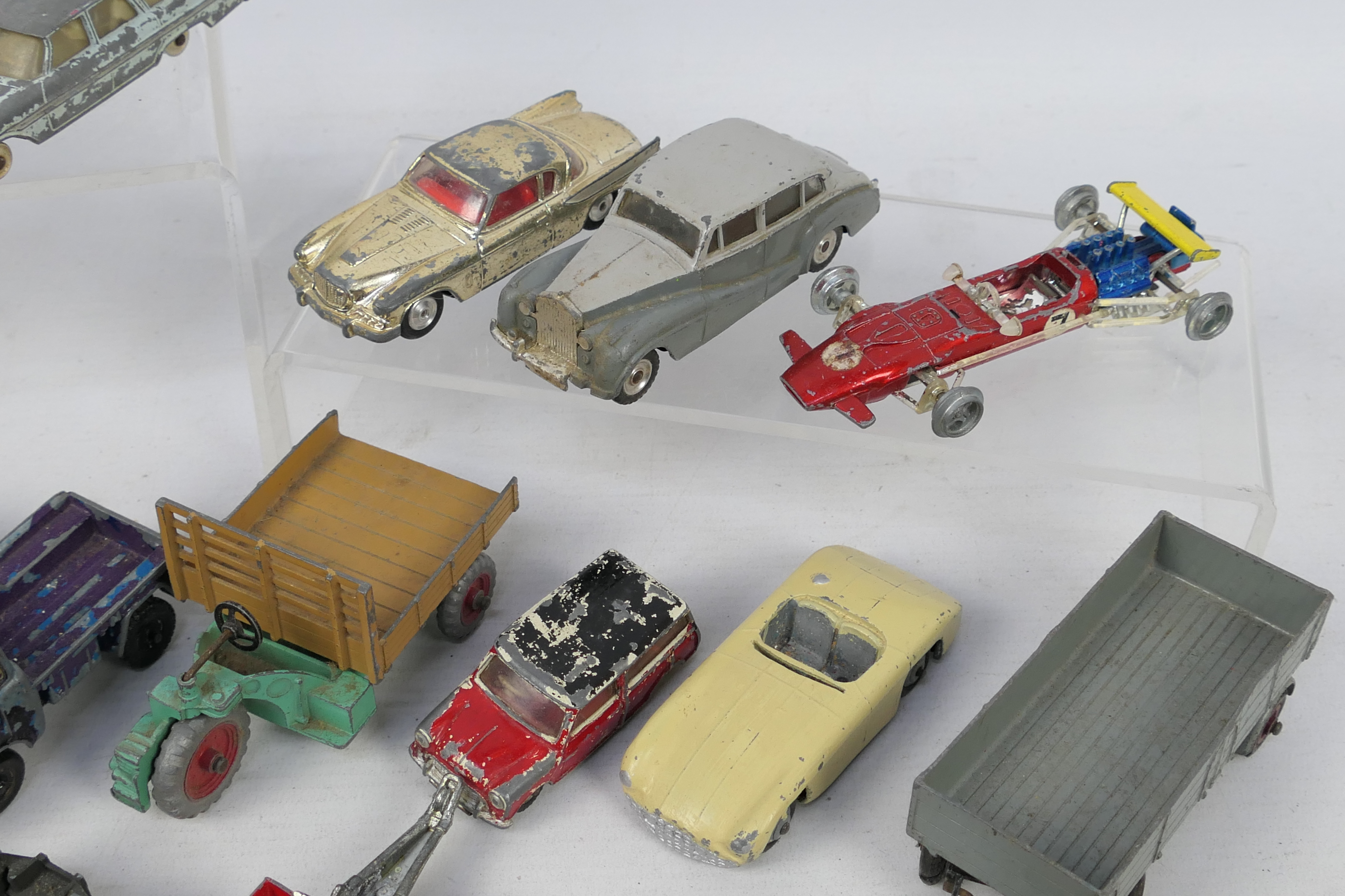 Dinky Toys - Corgi Toys - Others - A collection of unboxed playworn diecast vehicles in various - Image 3 of 5