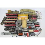 Hornby Dublo - Crescent - A collection including a 2-6-4 steam locomotive # EDL18, 5 x coaches,