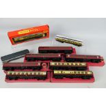 Hornby Dublo - Tri-ang - 10 x OO gauge coaches including 2 x GWR Clerestory Roof coaches # R332,
