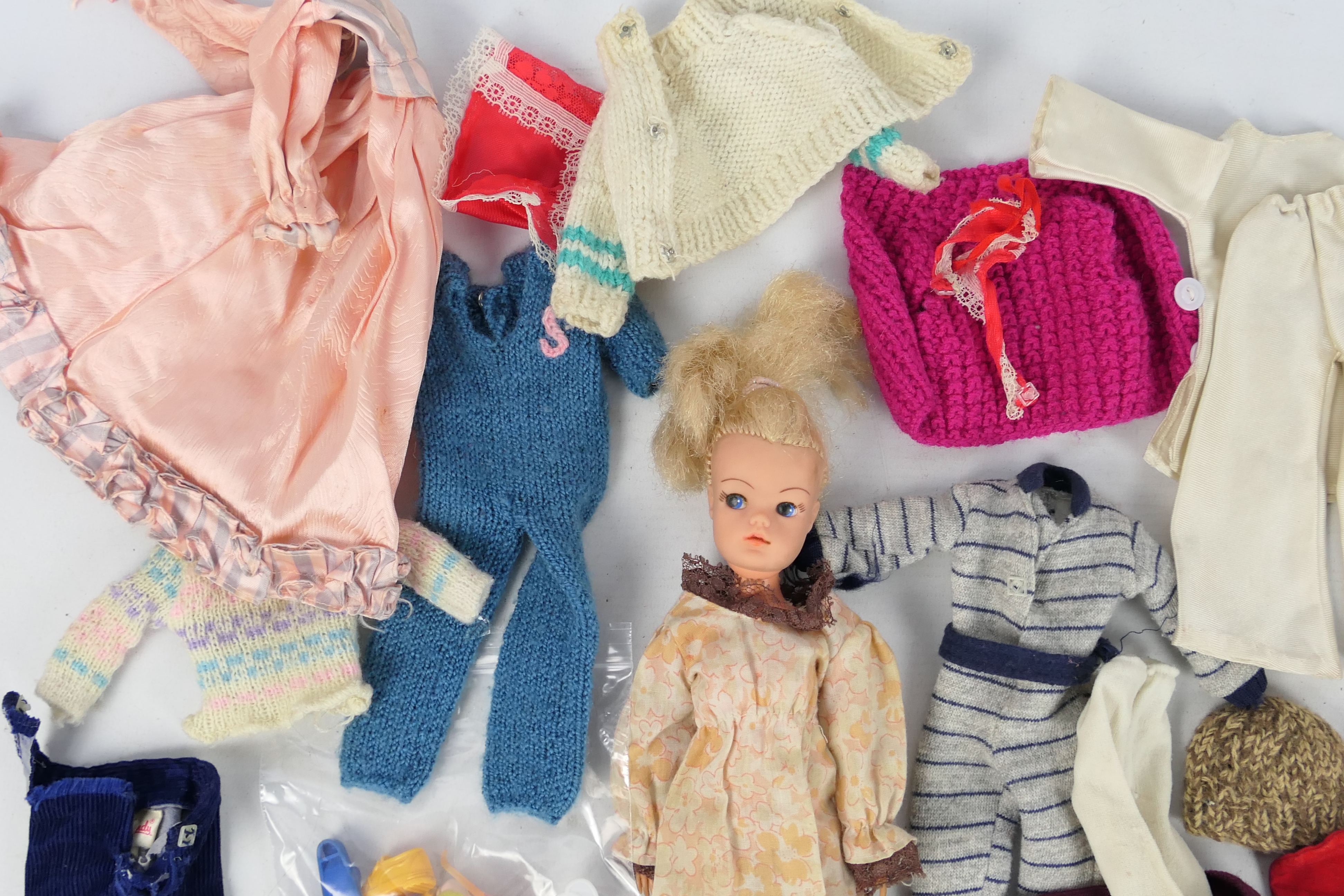 Pedigree - Sindy - A vintage Sindy Walker doll with a collection of clothing and accessories, - Image 5 of 10