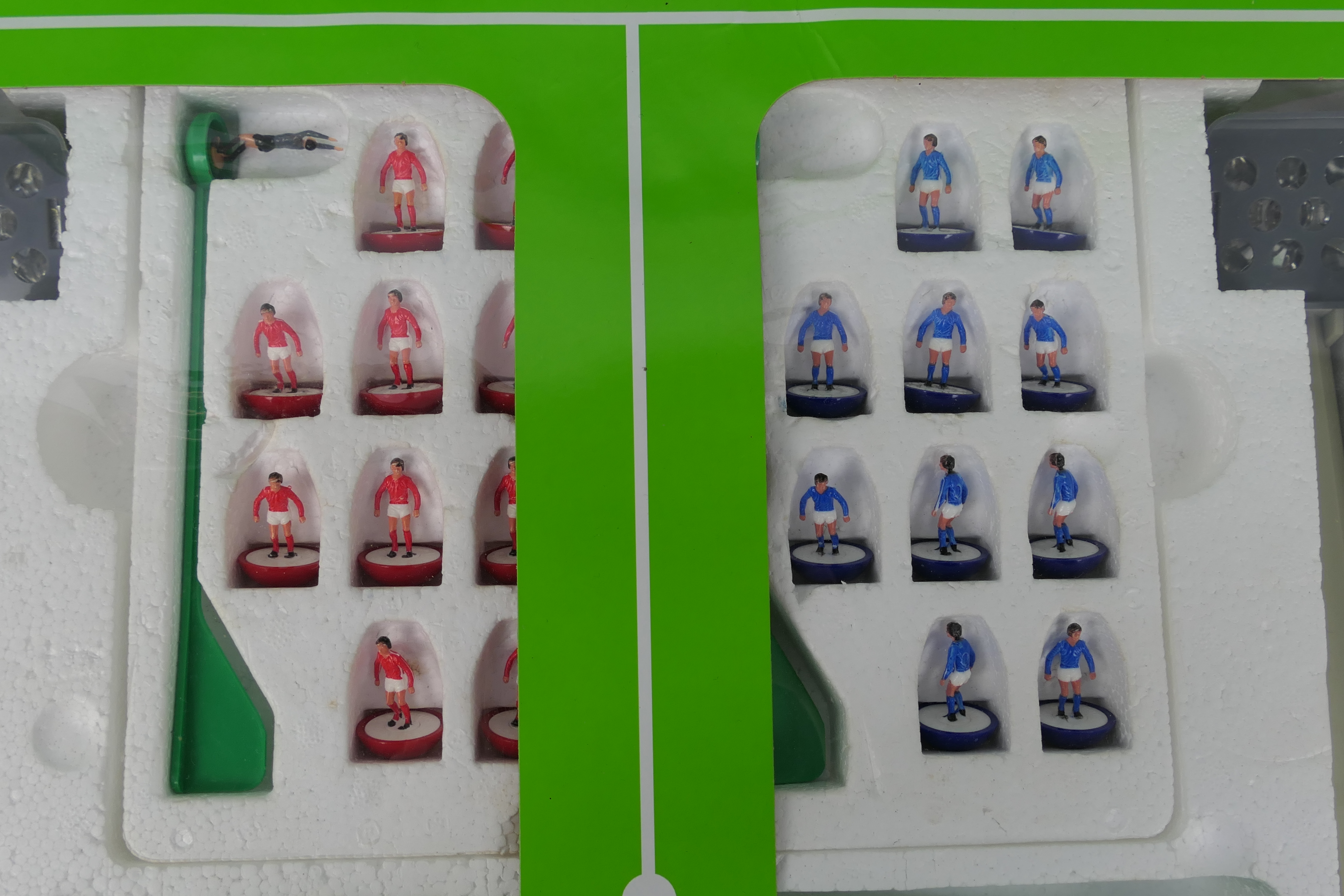 Subbuteo - 2 x boxed sets, a 1960s Continental set and a 1980s set. - Image 10 of 16