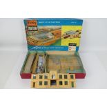 Hornby Dublo - A boxed Terminal or Through Station Composite Kit # 5083 It is part built and
