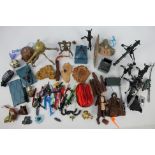 Hasbro - Kenner - Star Wars - A collection of Star Wars figures and loose parts and accessories