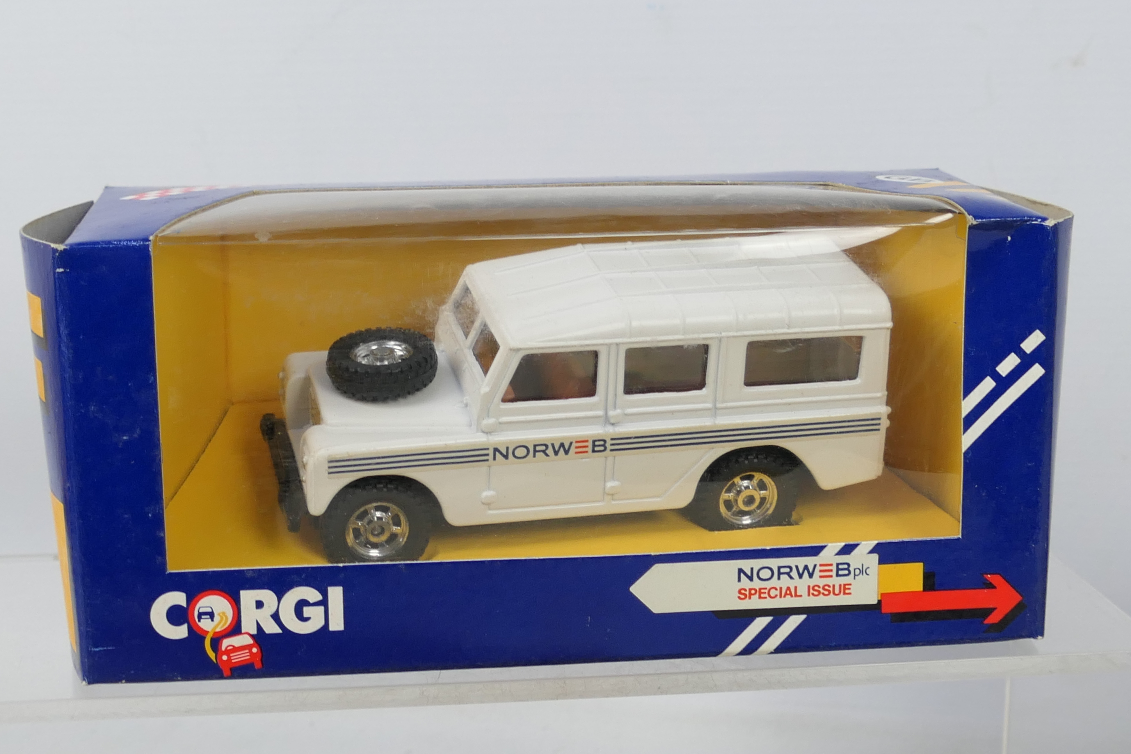 Dinky - Corgi - Unsold Shop Stock - 4 x boxed Land Rover models, Breakdown Truck # 442, - Image 4 of 4