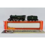 Hornby - A boxed Hornby R060 OO gauge Class B17/4 4-6-0 steam locomotive and tender Op.No.