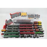 Kitmaster - Airfix - A collection of OO gauge built models including 2 x locos, 9 x coaches,