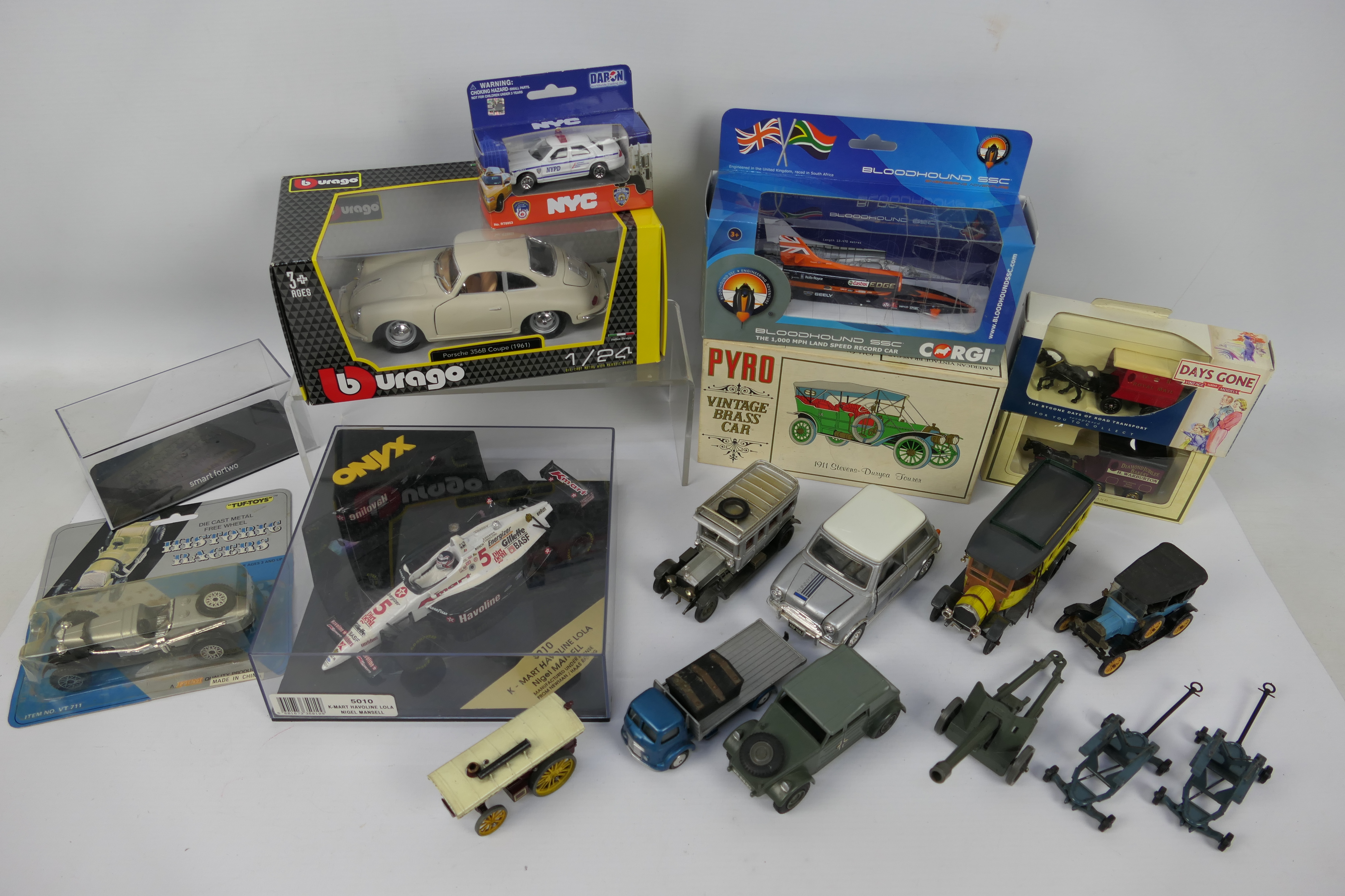 Matchbox - Corgi - Dinky - Bburago - A collection of 6 x boxed and 9 x unboxed models including