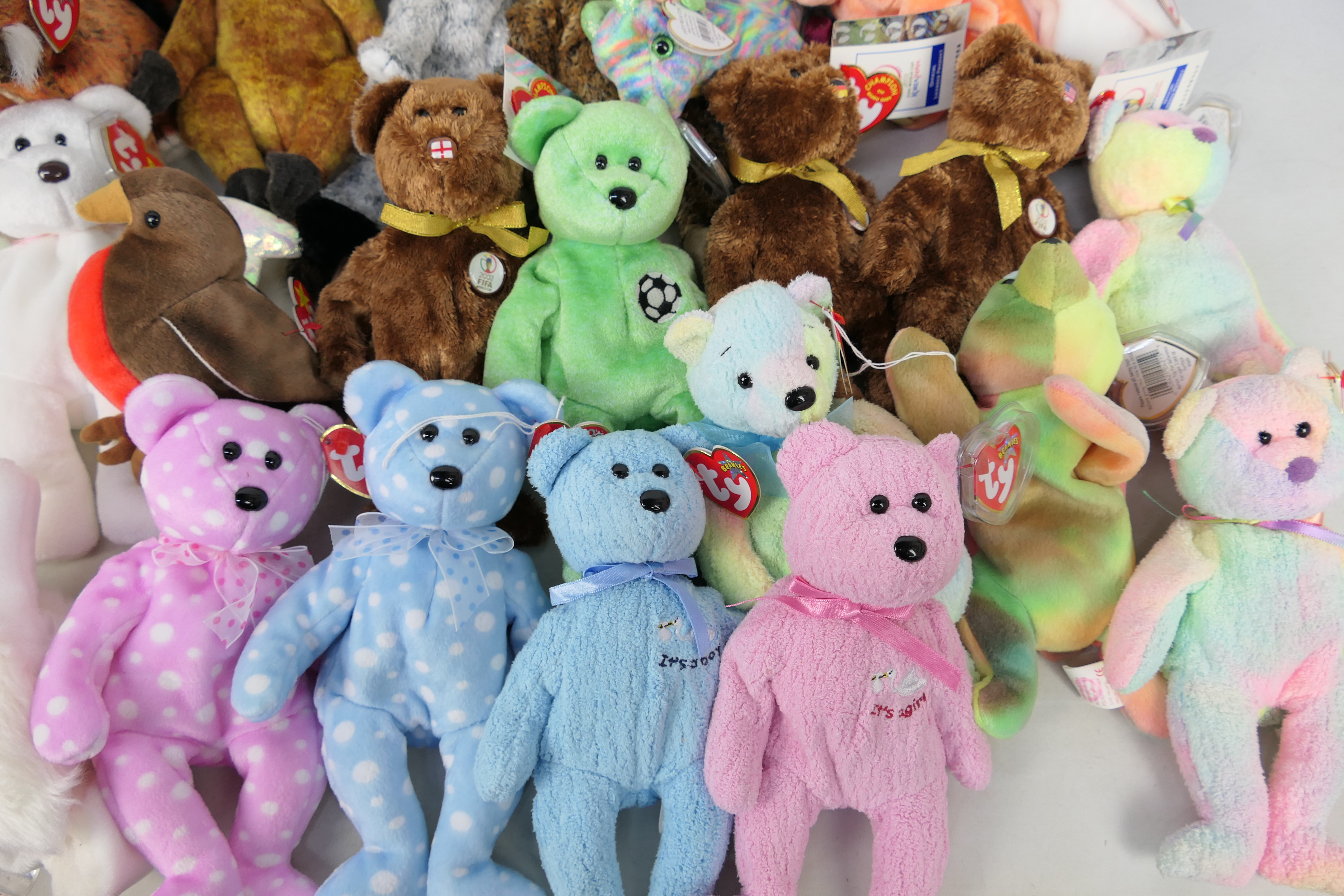 Ty - In excess of 40 x Ty Beanie Baby bears and soft toys - Lot includes 6 x bear-themed Beanie - Image 5 of 5