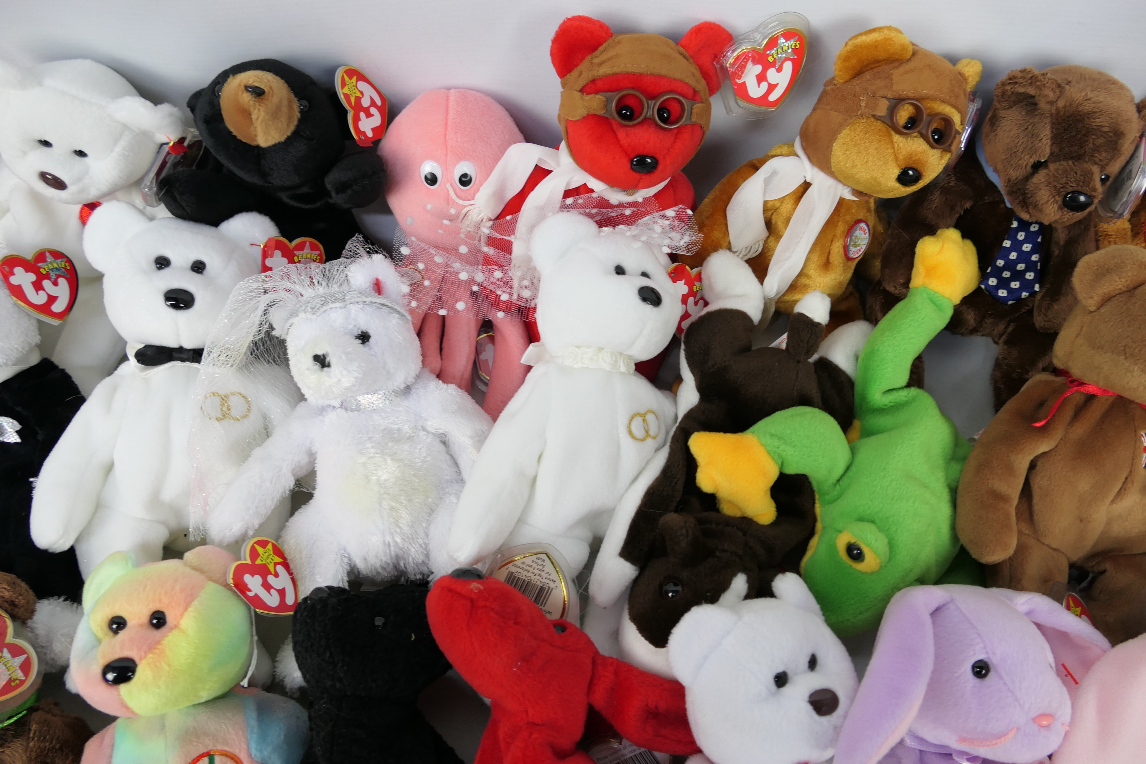 Ty - 36 x Ty Beanie Baby bears and soft toys - Lot includes 2 x Shakespeare-themed Beanie Baby - Image 5 of 5