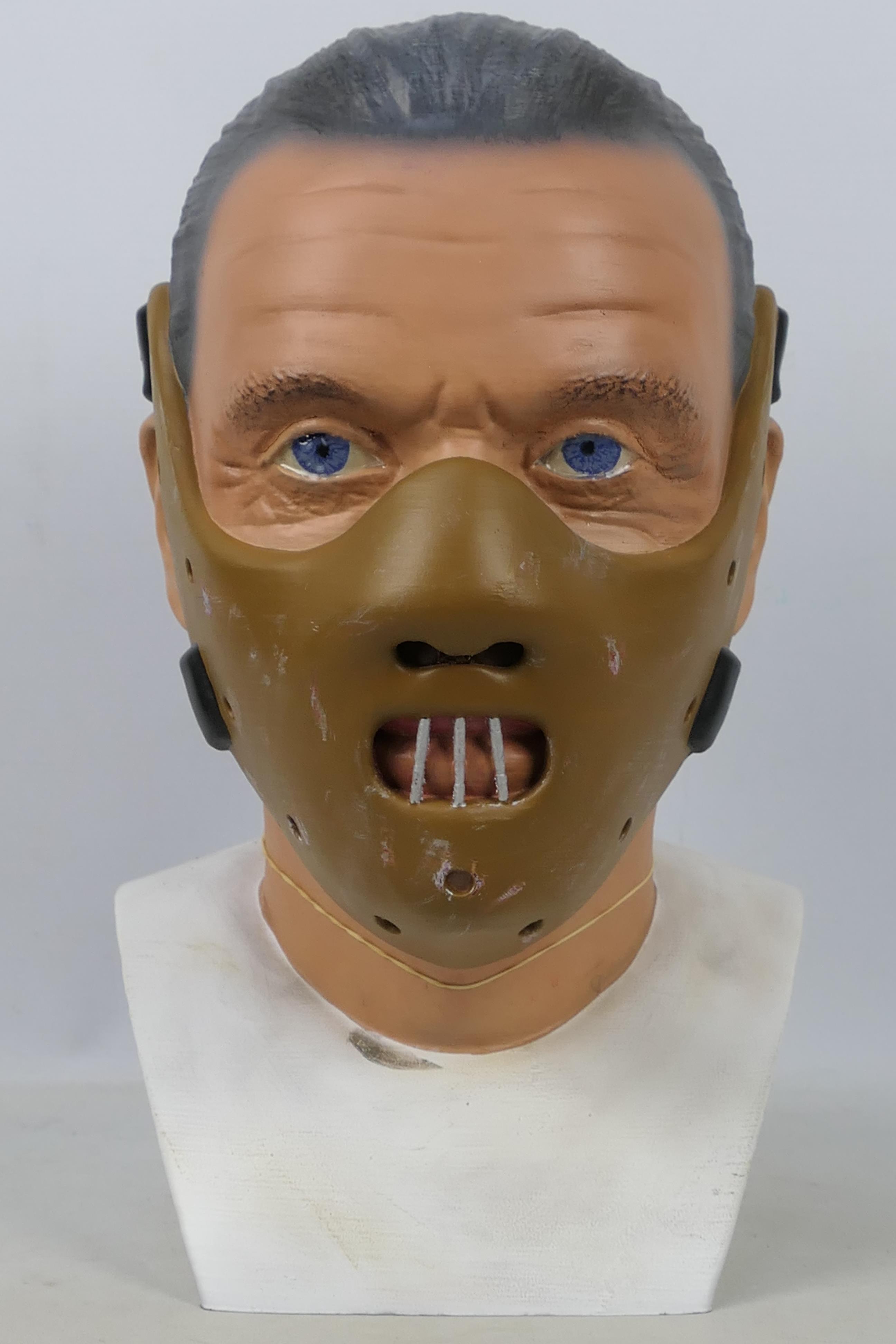 Unknown Maker - Hannibal Lecter - A life size Hannibal Lecter head which appears in Good condition