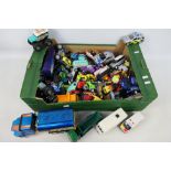 Hongwell - Matchbox - Tomy - Others - A large quantity of unboxed and playworn diecast and plastic