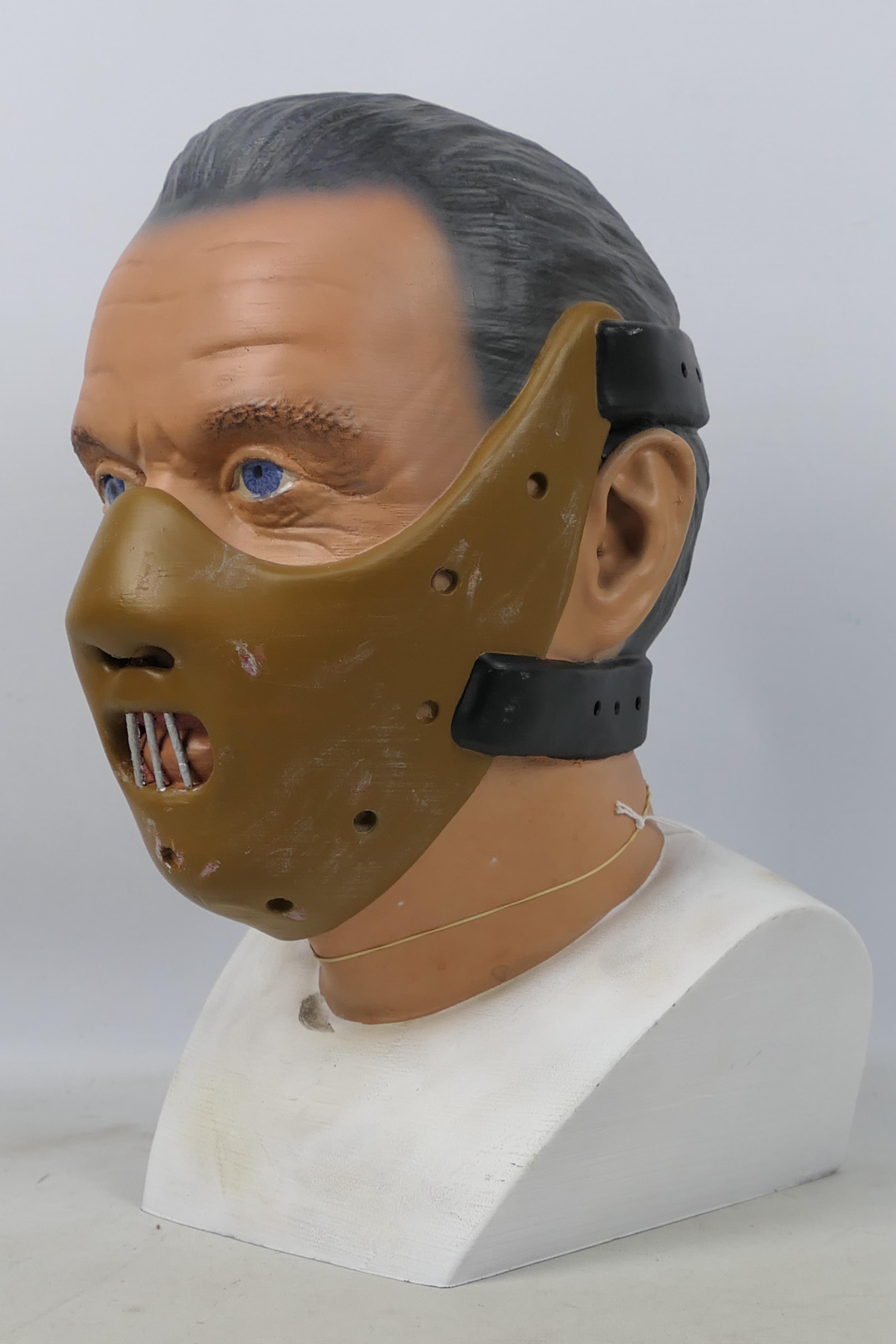 Unknown Maker - Hannibal Lecter - A life size Hannibal Lecter head which appears in Good condition - Image 3 of 4